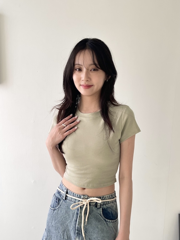 小胸up附罩杯短T