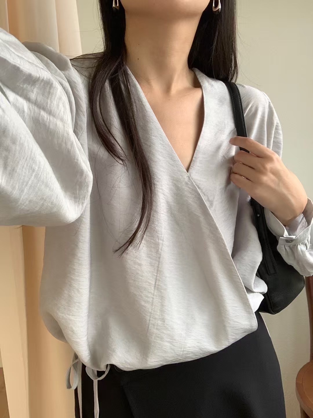 V領氣質絲滑束繩襯衫