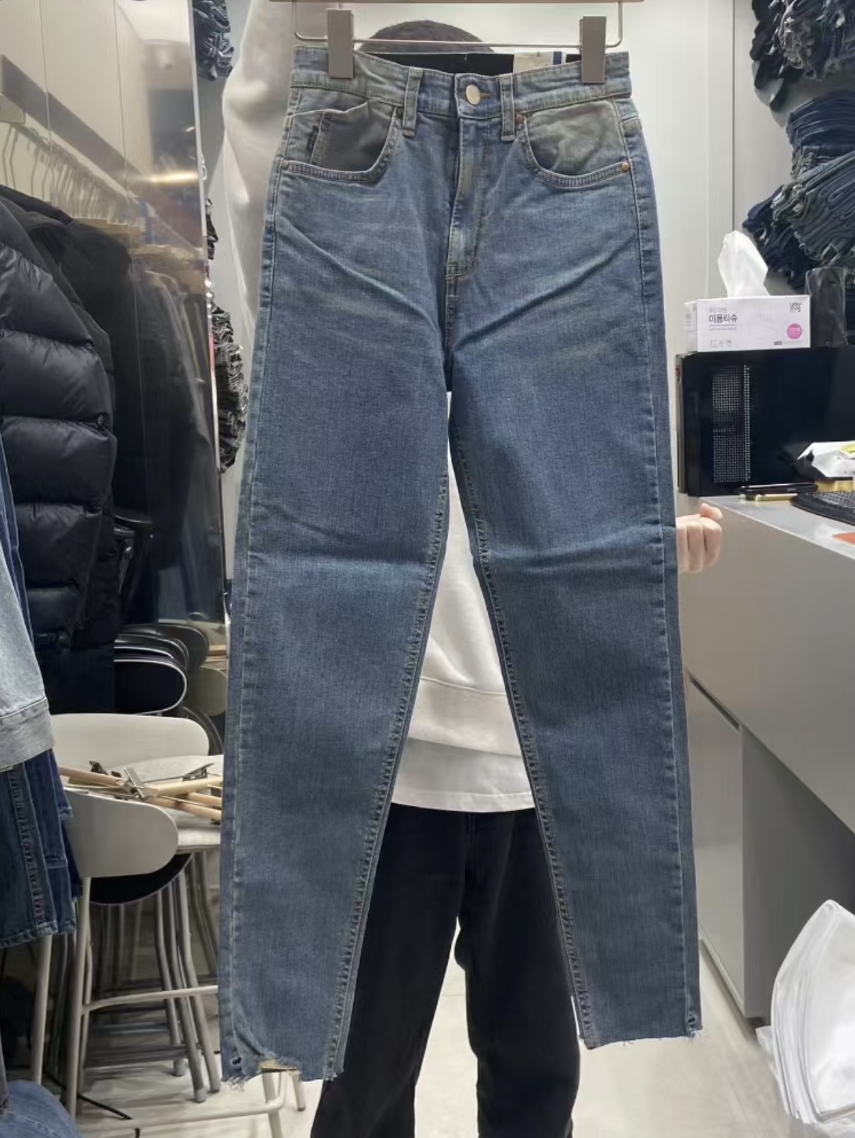 SALE #6341 M only 不修邊緊身牛仔褲