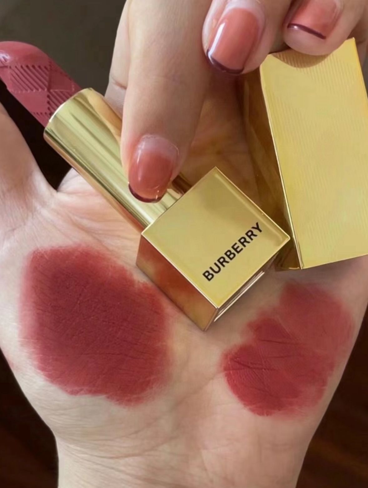 【預購】Burberry Kisses Matte G081209 唇膏（93 russet）