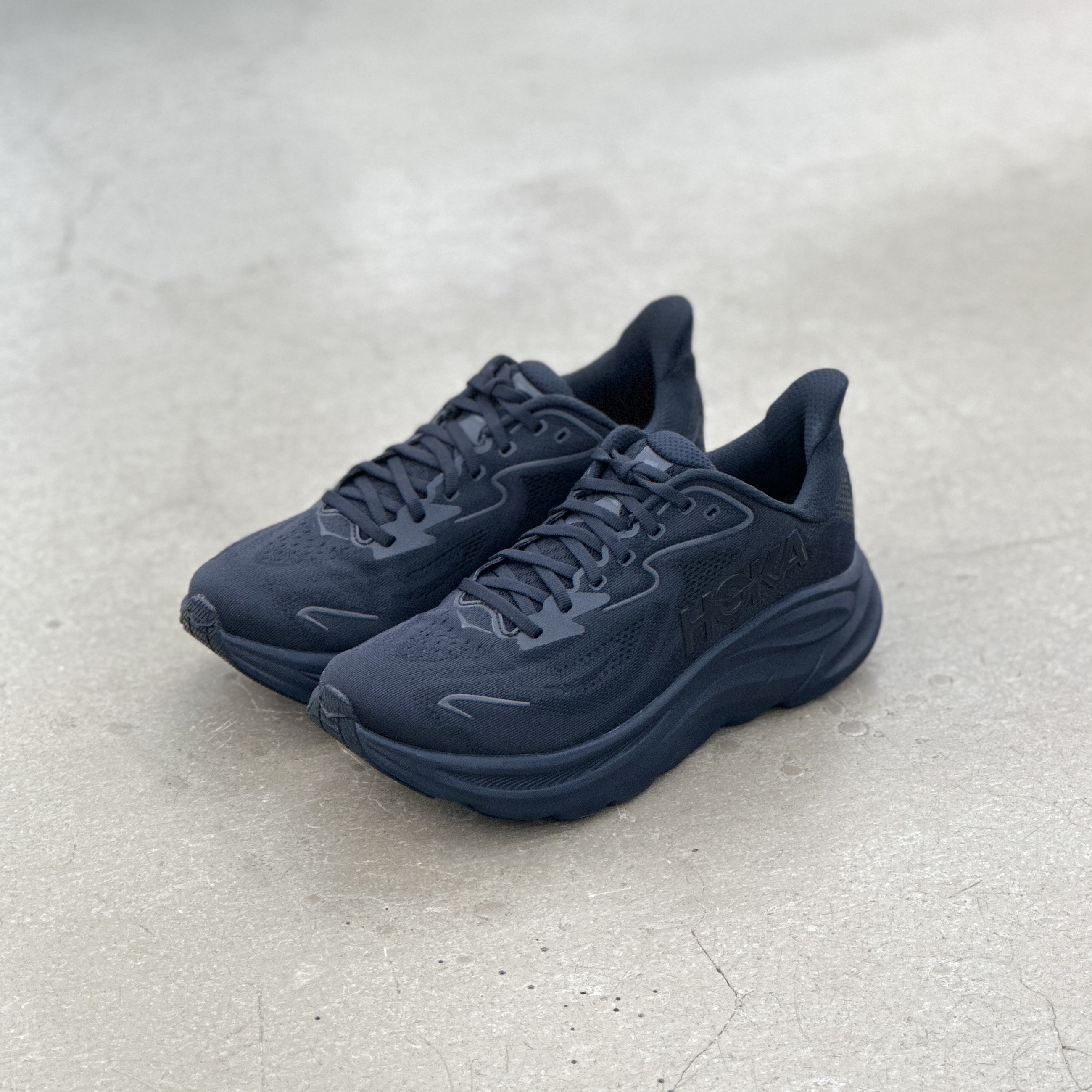 Hoka One One Clifton 10- Black