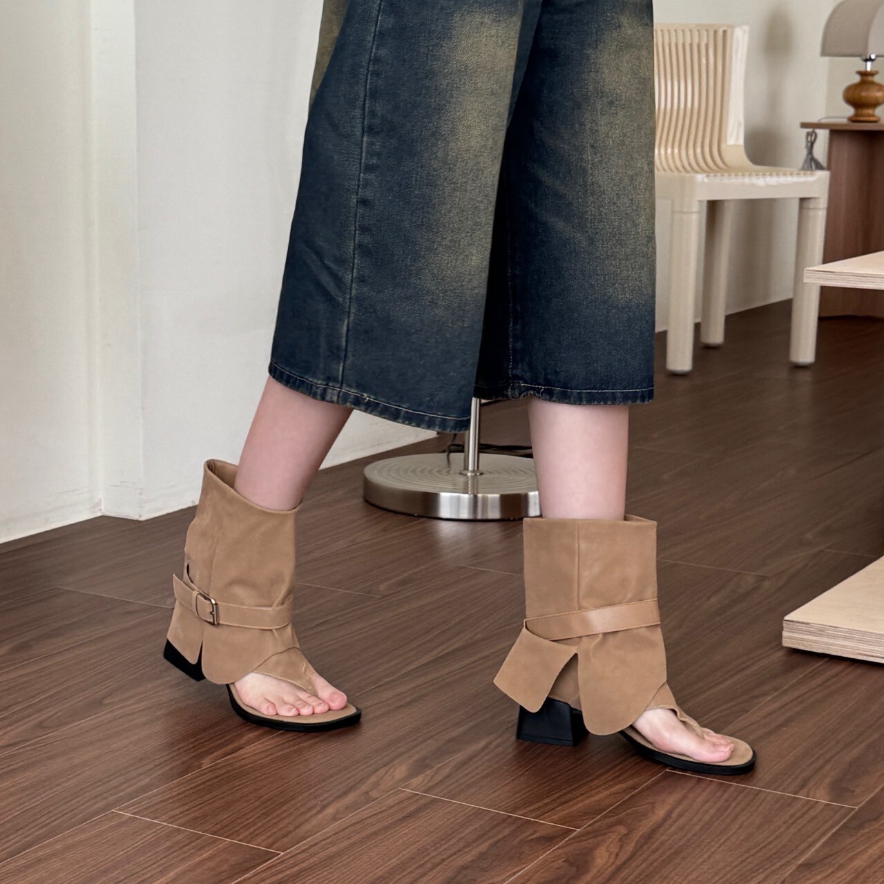 高級玩家👾麂皮扣環夾腳靴