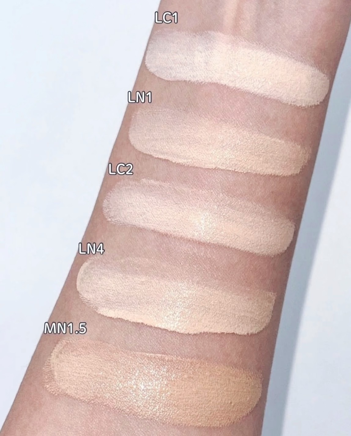 YSL 恆久亮澤粉底液 25ml