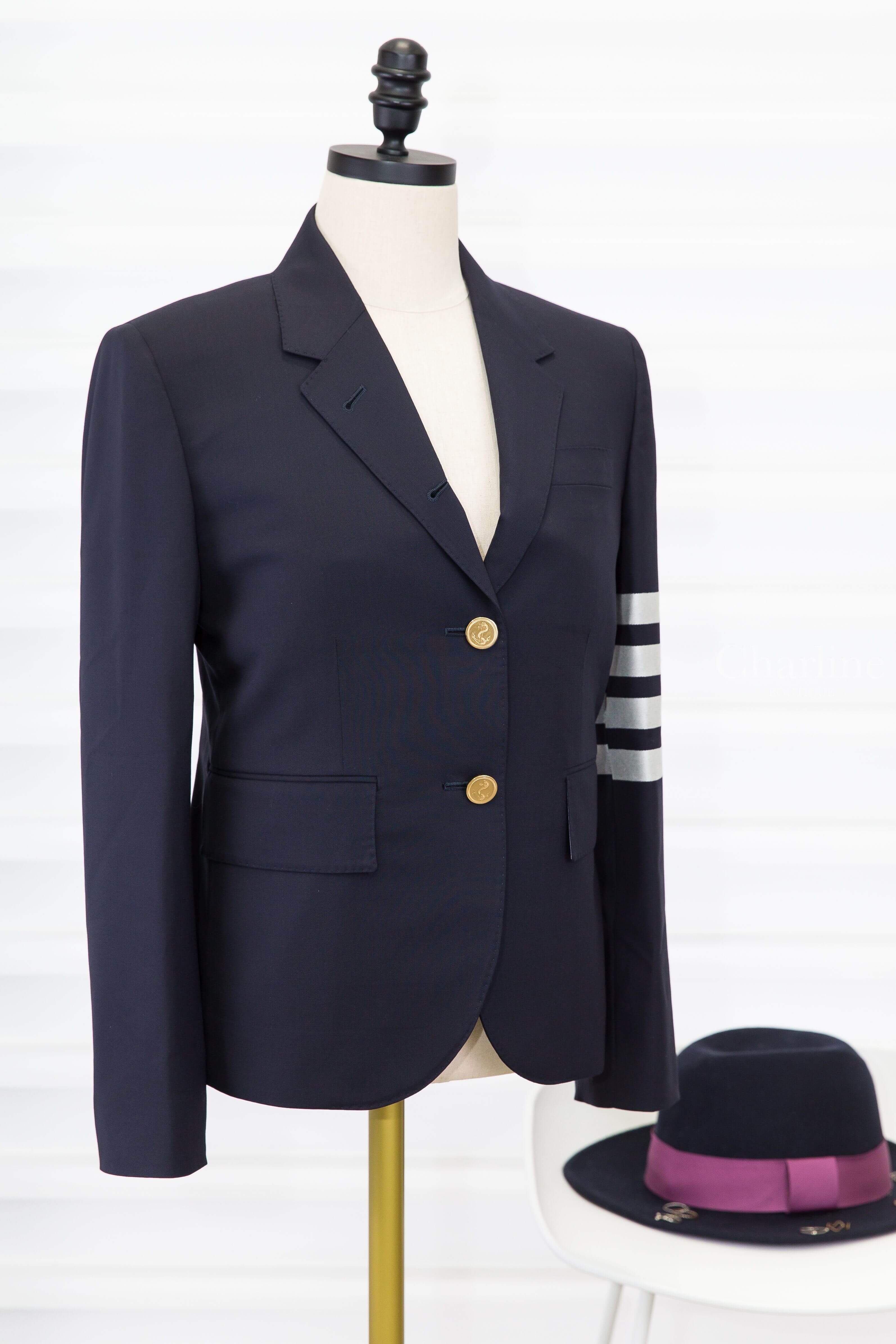 Thom Browne Plain Weave 4-Bar High Armhole Sport Coat 深藍色側邊白色四條橫紋金色圓釦羊毛西裝長袖外套-Charline Boutique 精品代購