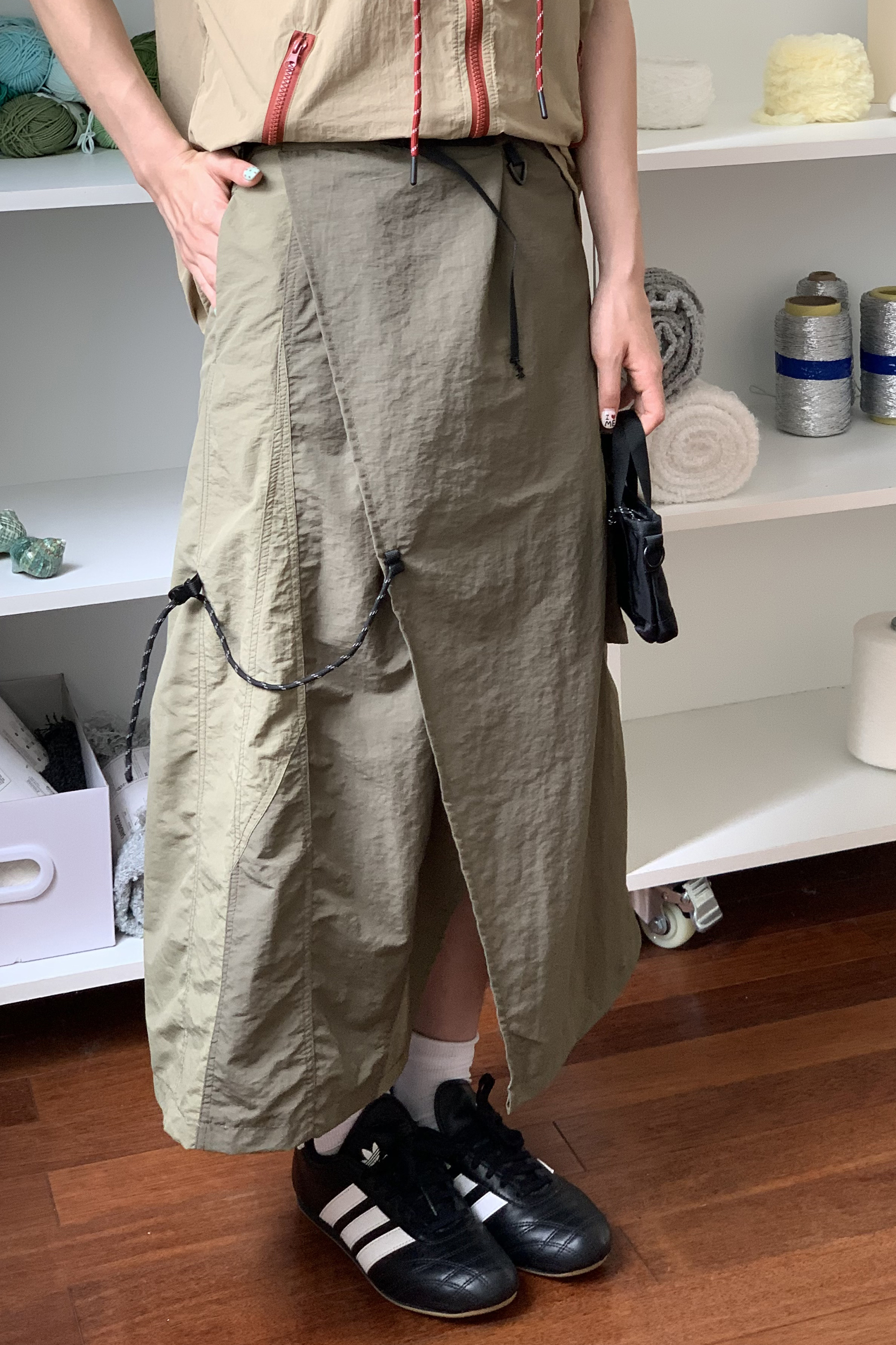 日感個性工裝外罩長裙 2色