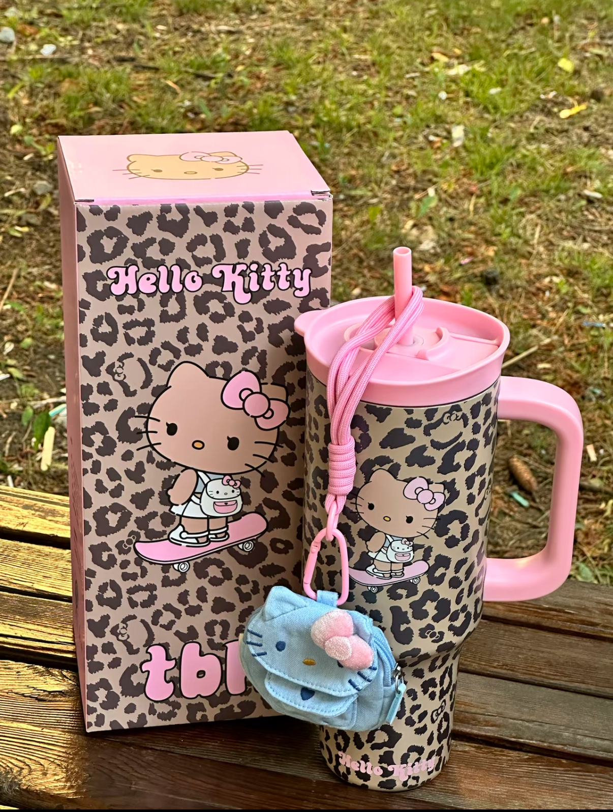 Hello Kitty x TBH 黑皮系列 巨無霸吸管杯 冰霸杯 吸管杯 保溫杯 水杯 宋雨琦同款 1200ML /預購