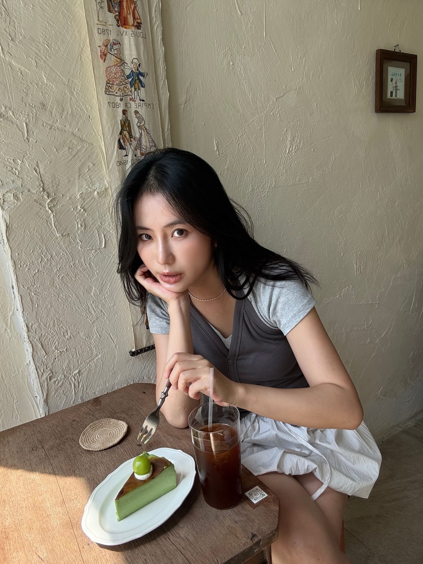 (訂購) 掛頸V領有Pad背心 T8106 (白/深灰)