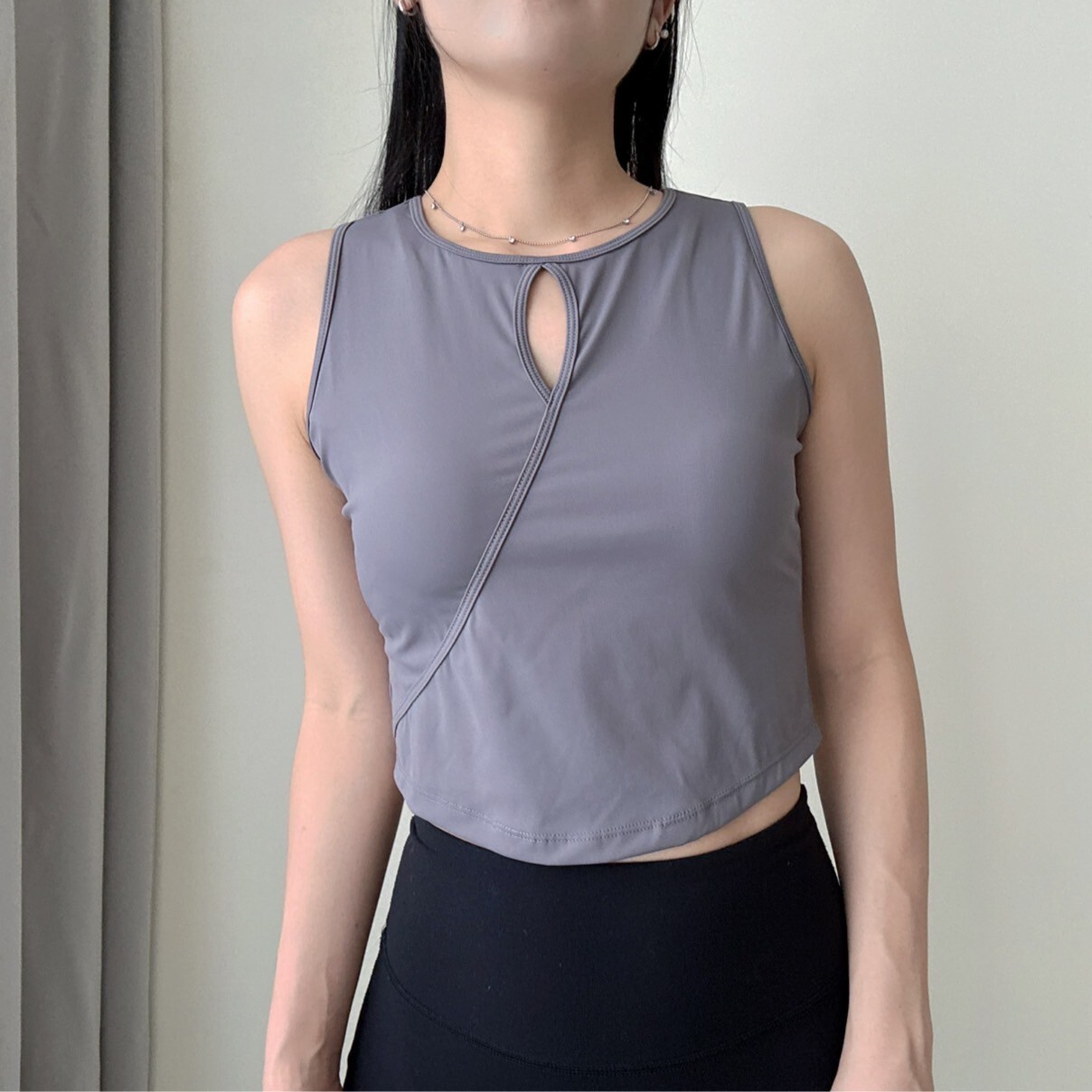 胸前鏤空設計運動內衣（現貨）