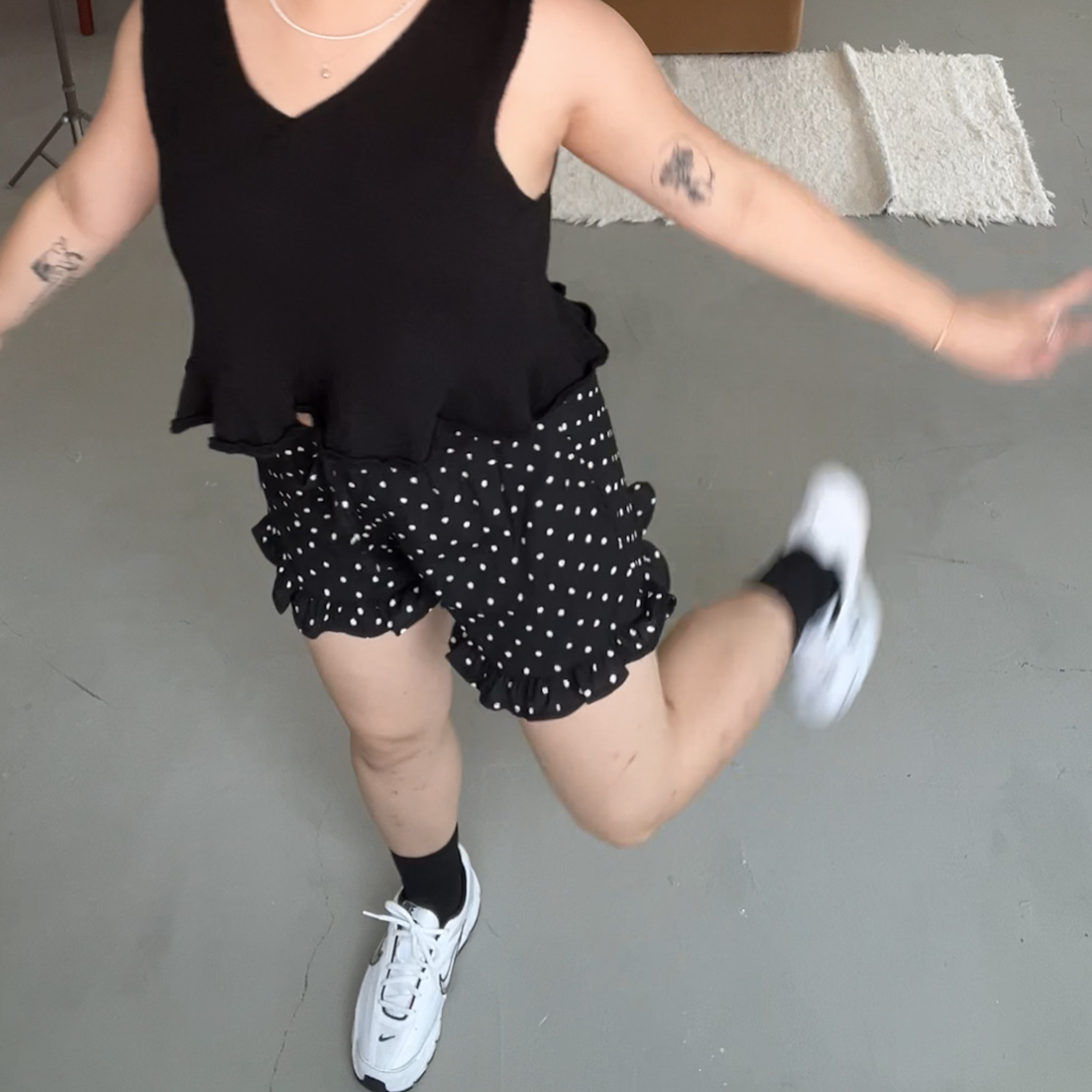 A05Q感點點涼花邊短褲(黑)