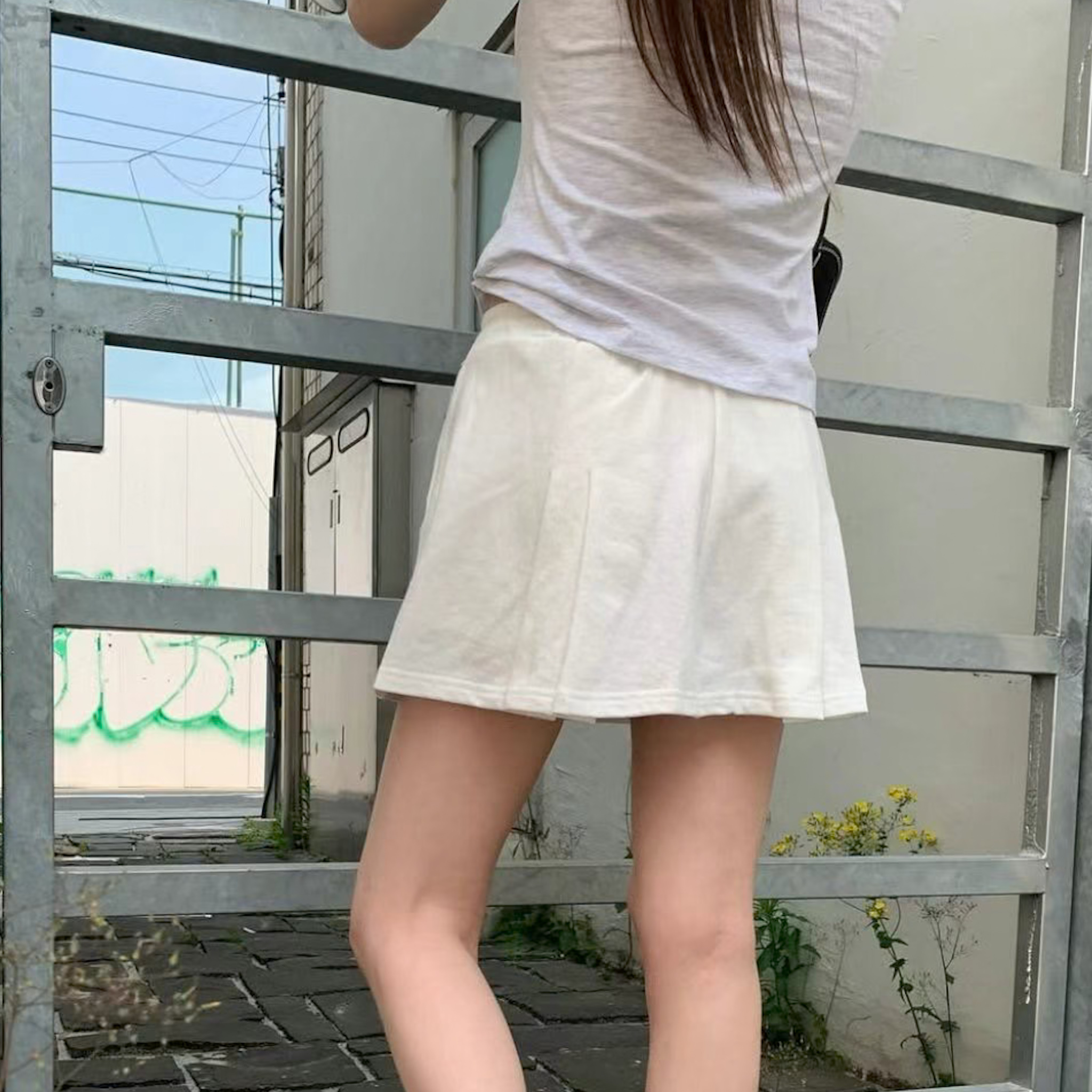 A06後設計打摺休閒棉短褲裙