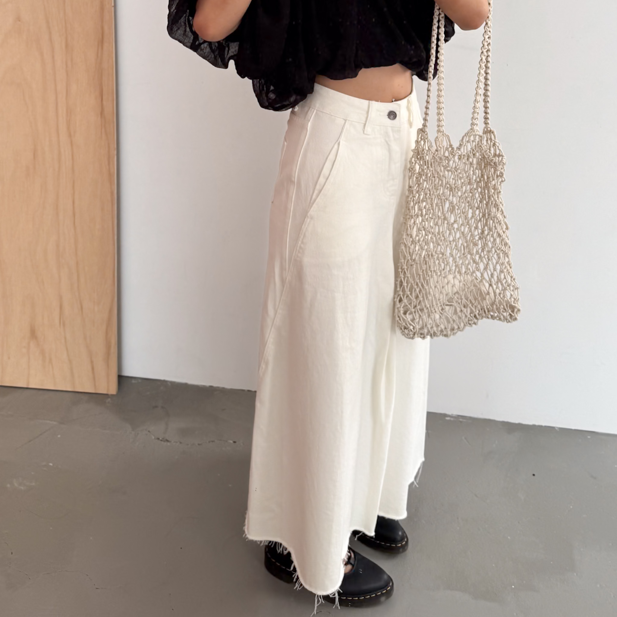 A07不穿不知道瘦瘦前設計打摺下傘擺牛仔白長裙(S/M)