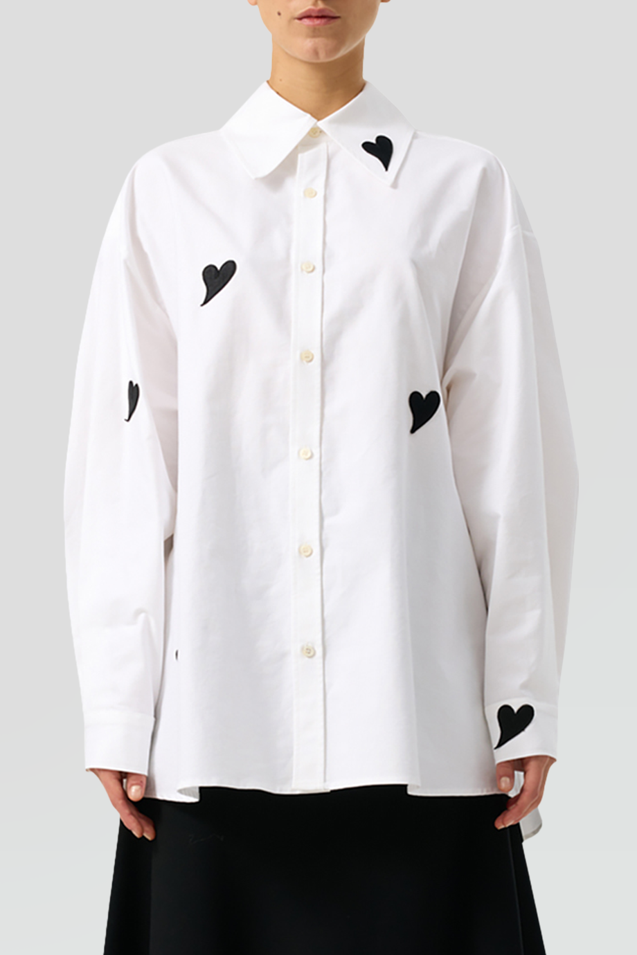 KIMHEKIM｜HEART 愛心刺繡貼飾寬鬆襯衫