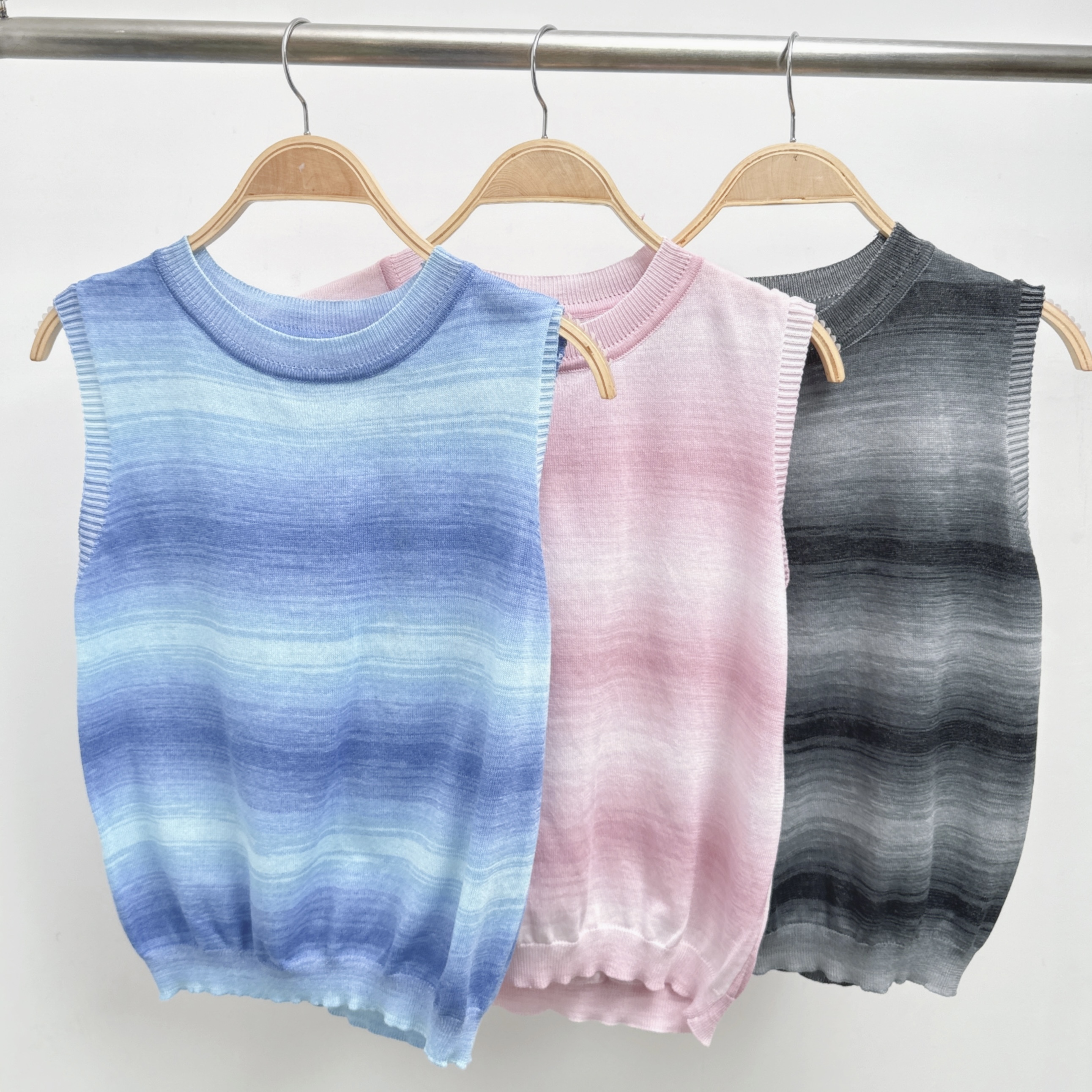 漸變色間紋彈性針織背心 (A16-A19)