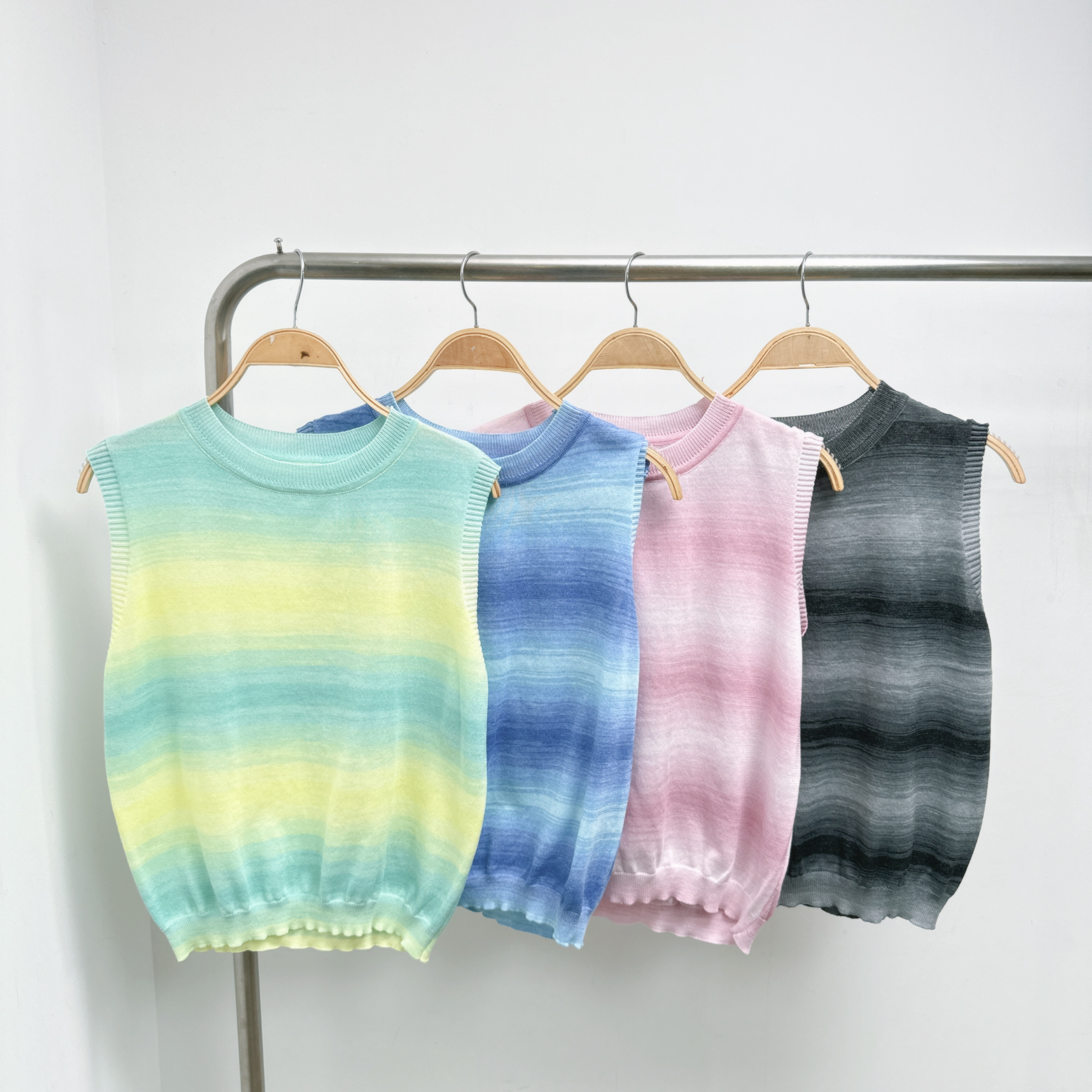 漸變色間紋彈性針織背心 (A16-A19)