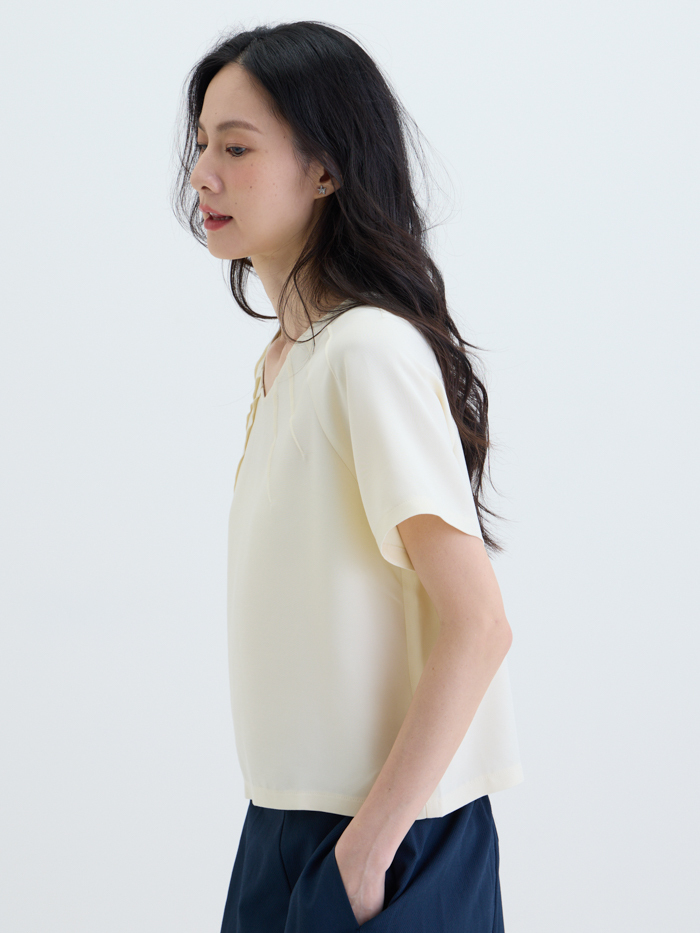 光域領線V領短袖上衣-日晨