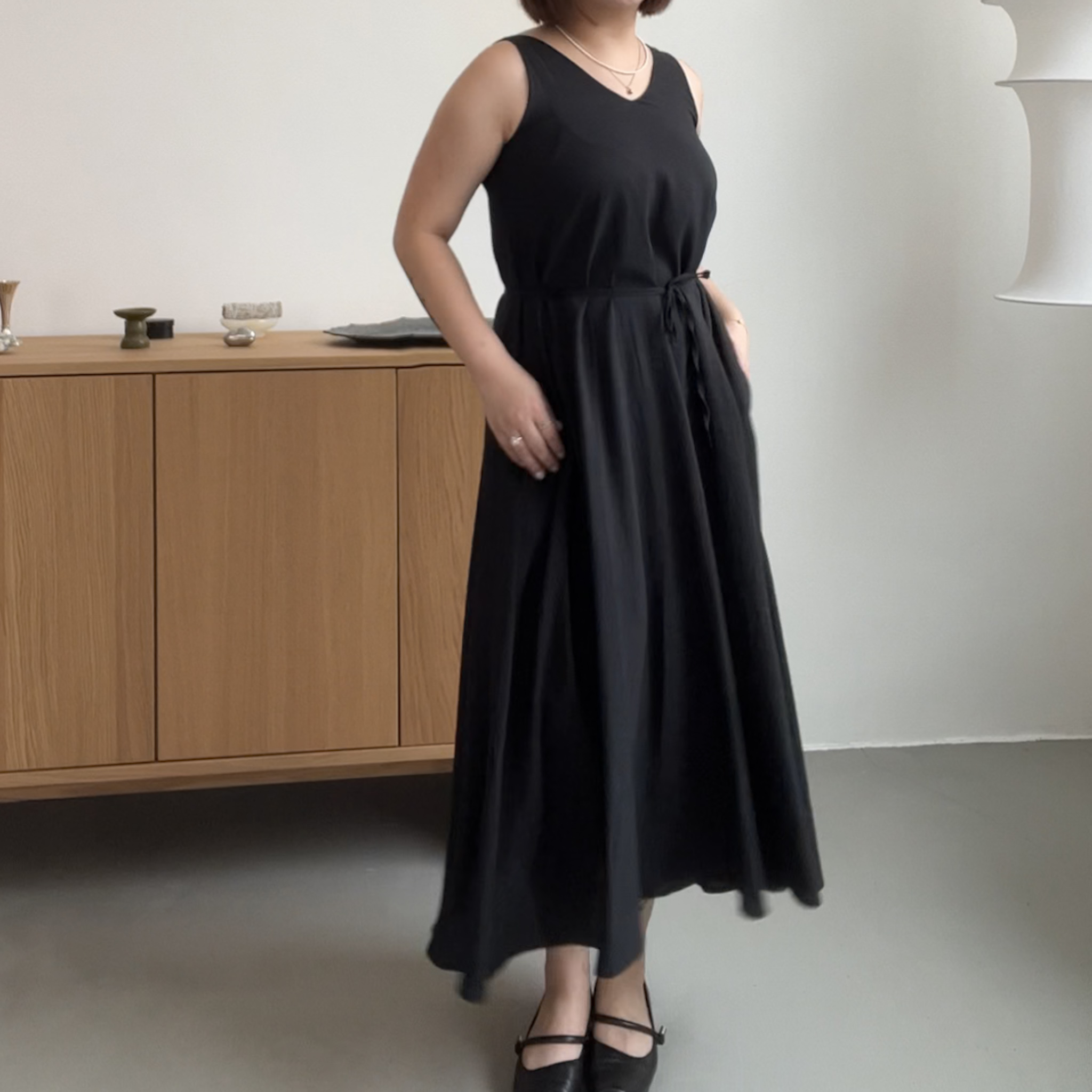 A20天絲雙V領女神綁帶背心洋(黑)