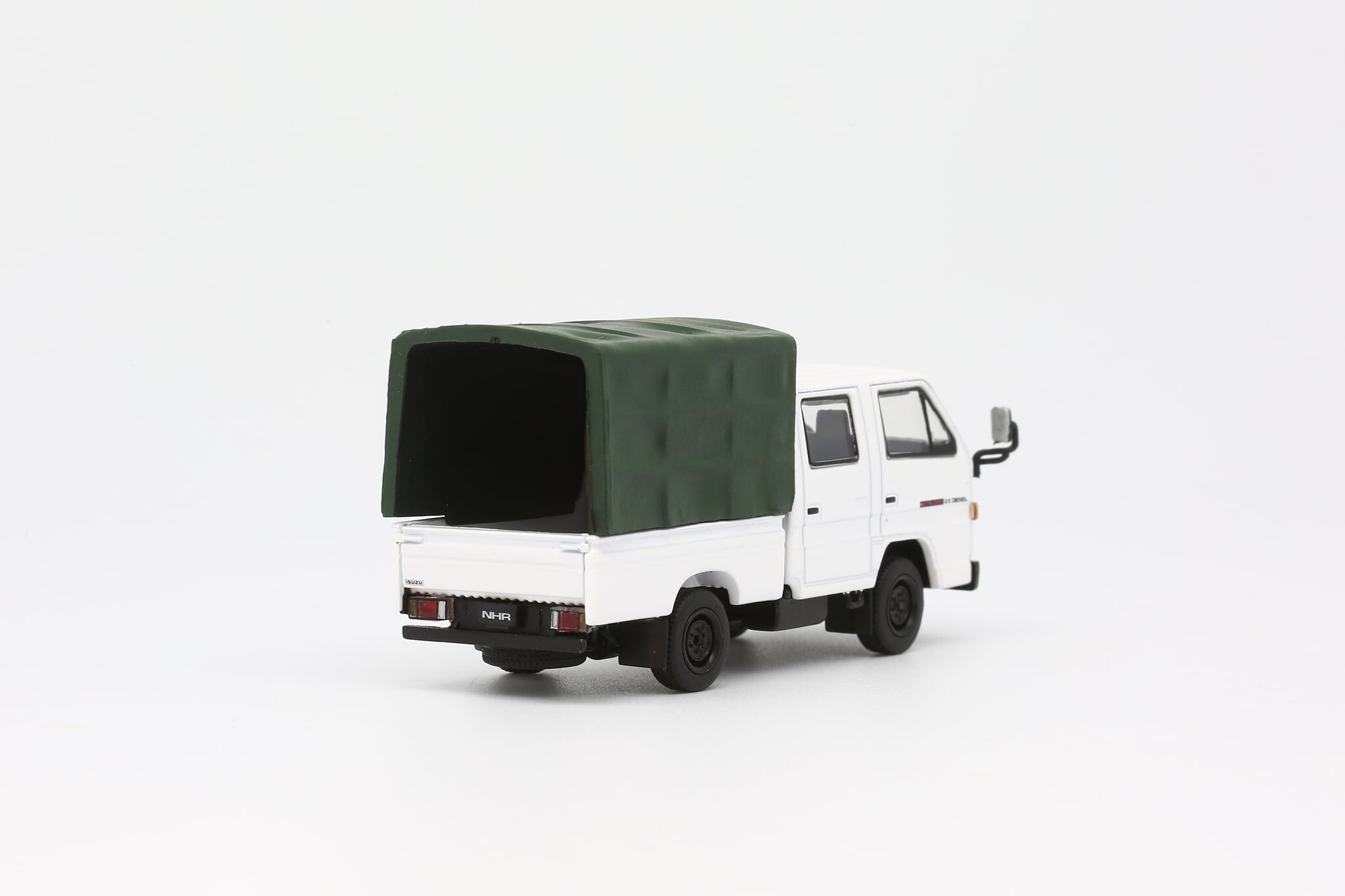 1/64 Model 1 Isuzu NHR 1987 White LHD with Canvas (T66643 )