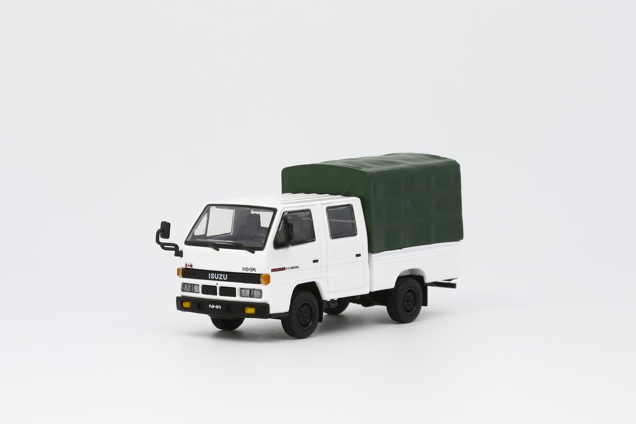 1/64 Model 1 Isuzu NHR 1987 White LHD with Canvas (T66643 )