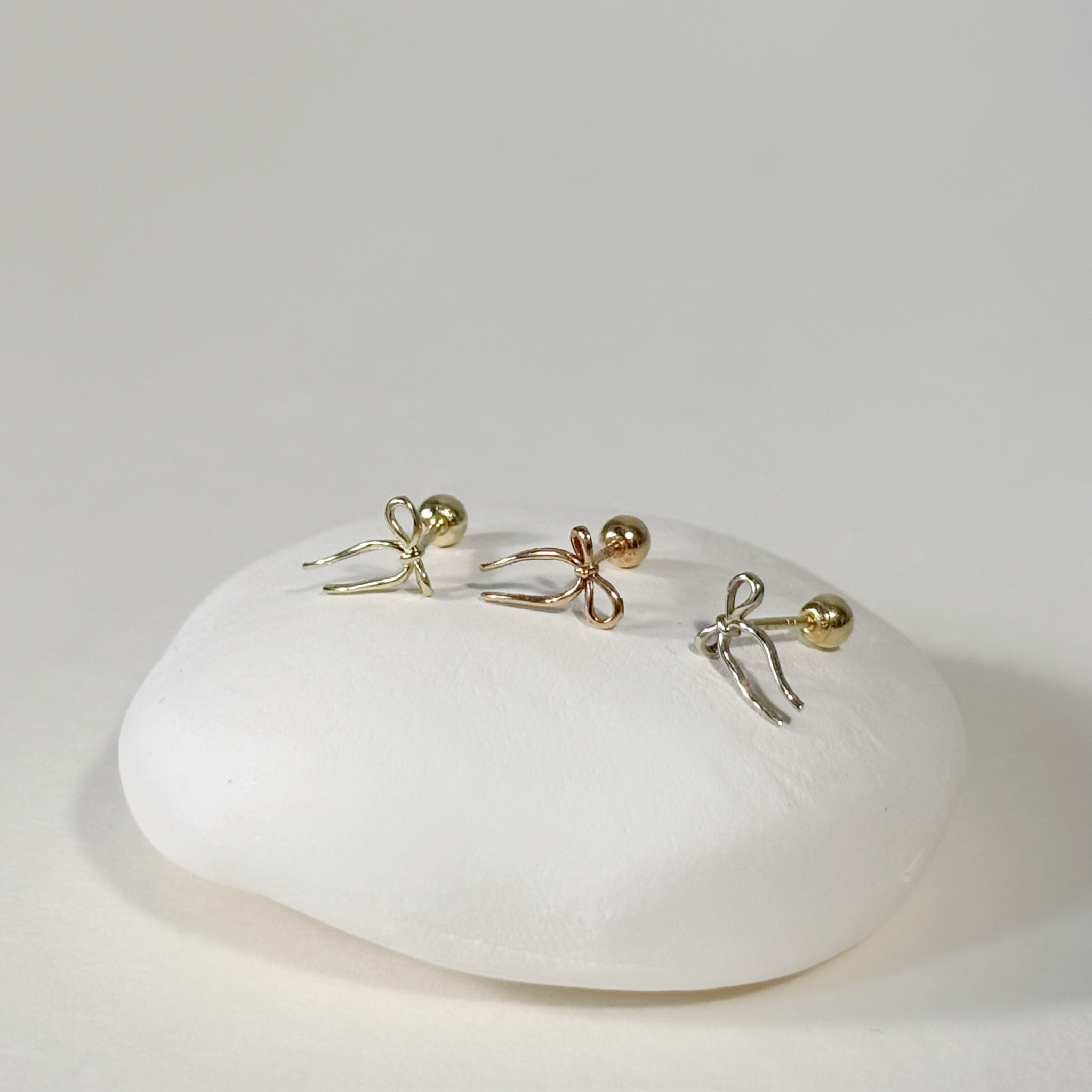 14K手繫感蝴蝶結轉珠耳環