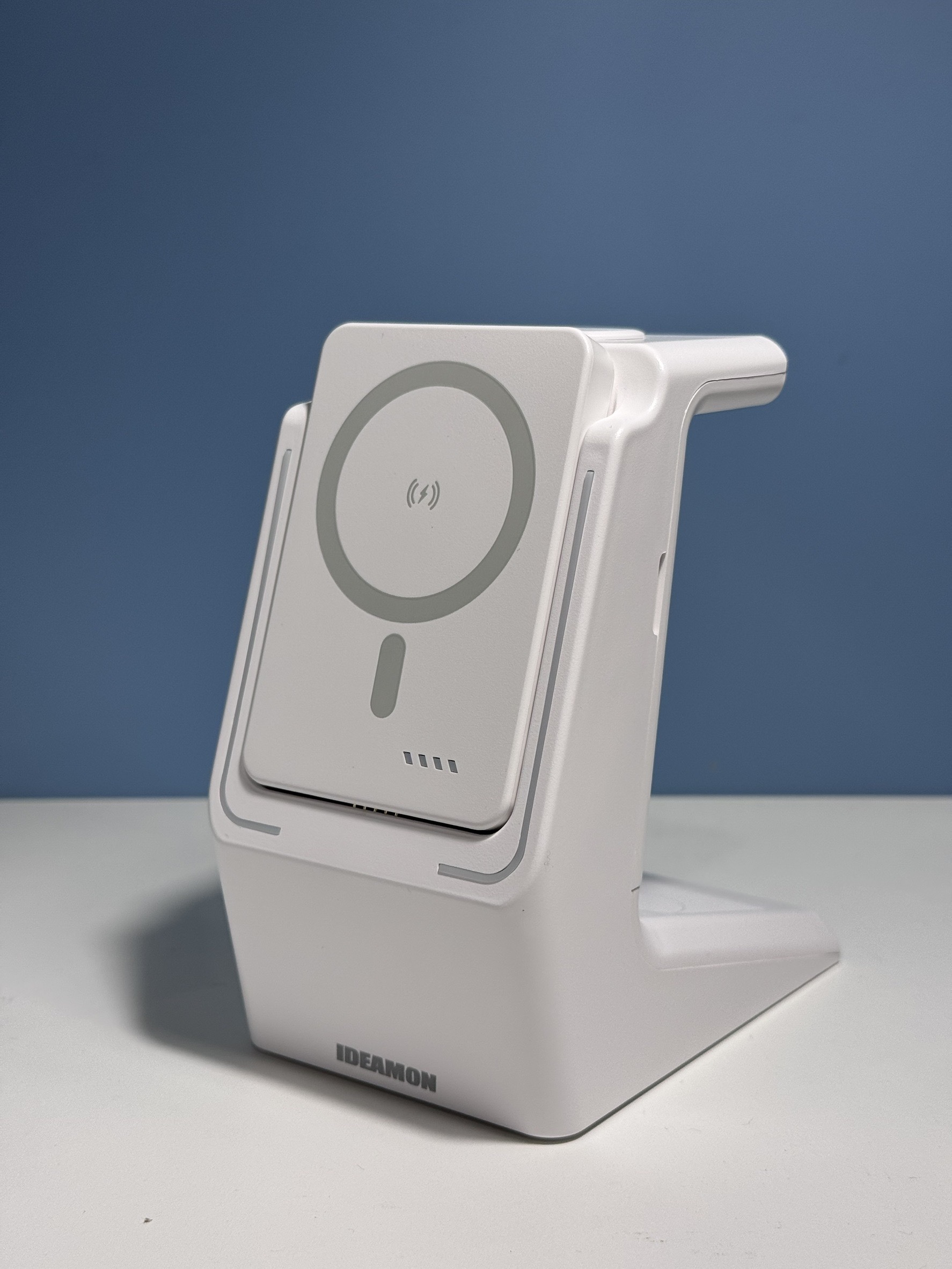 福利品出清【怪獸選物 IDEAMON】電力黑客 3 in 1 無線充電盤 白色