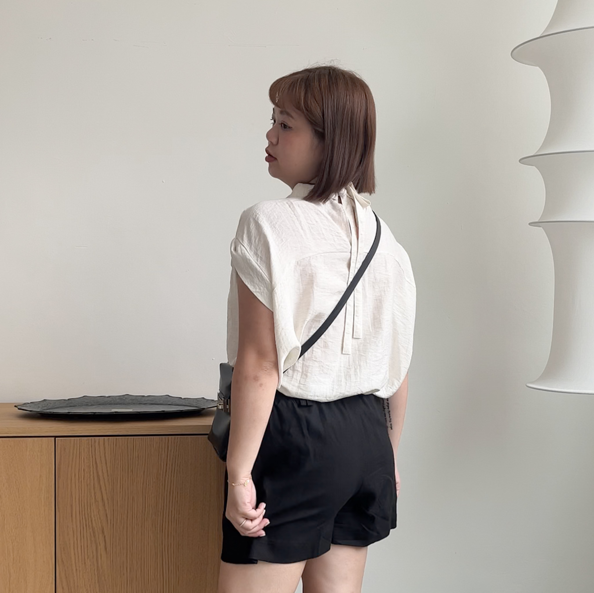 A26紋路感後設計小綁帶遮袖襯