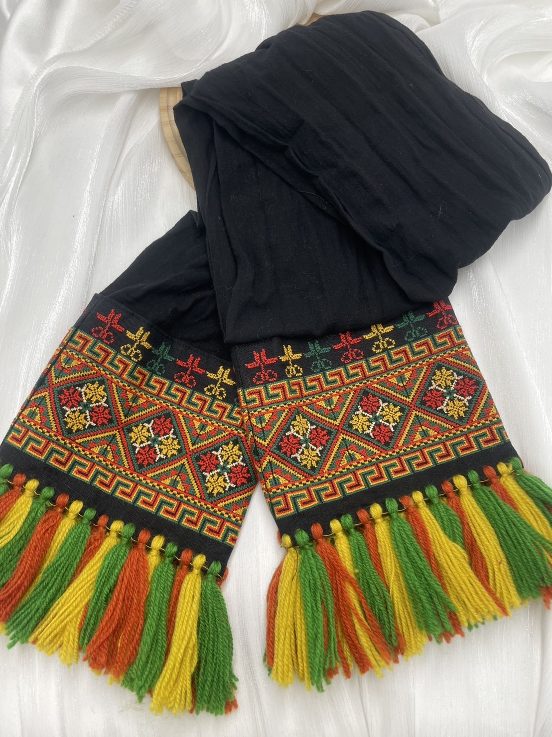 No.27棉紗布電繡頭巾.面寬約17全長含流蘇210