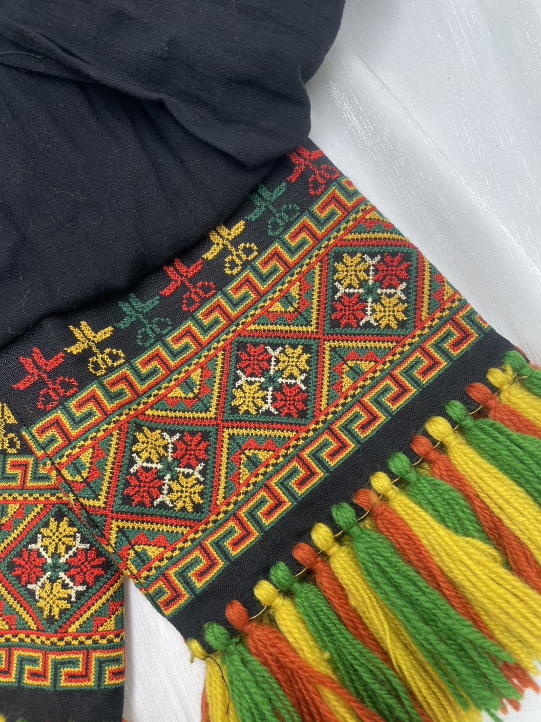 No.27棉紗布電繡頭巾.面寬約17全長含流蘇210