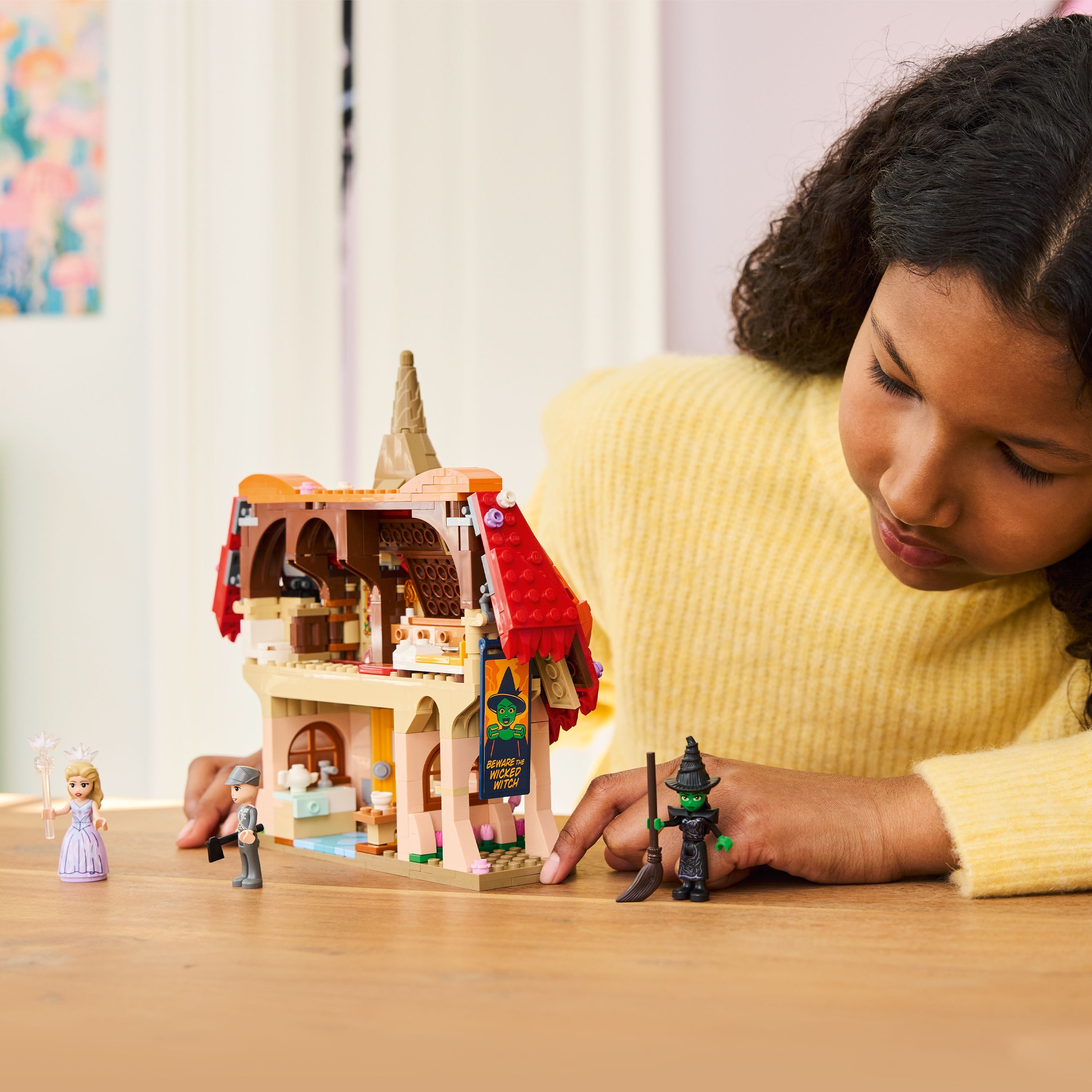 75690 格琳達和艾法芭造訪芒奇金國