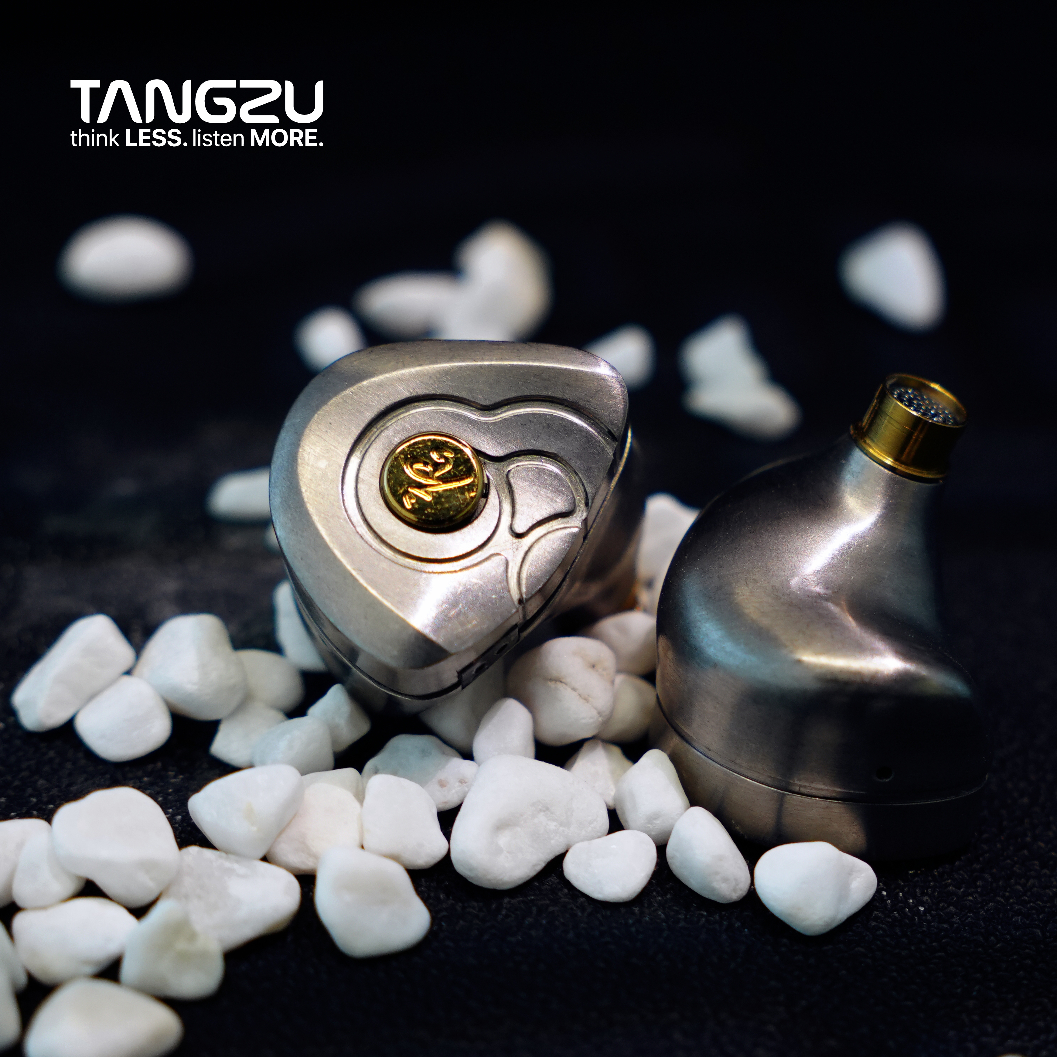 唐族齊天大聖 (鑽石震膜動圈單元 + 六動鐵 + 四靜電) 三混合11單元旗艦入耳式耳機