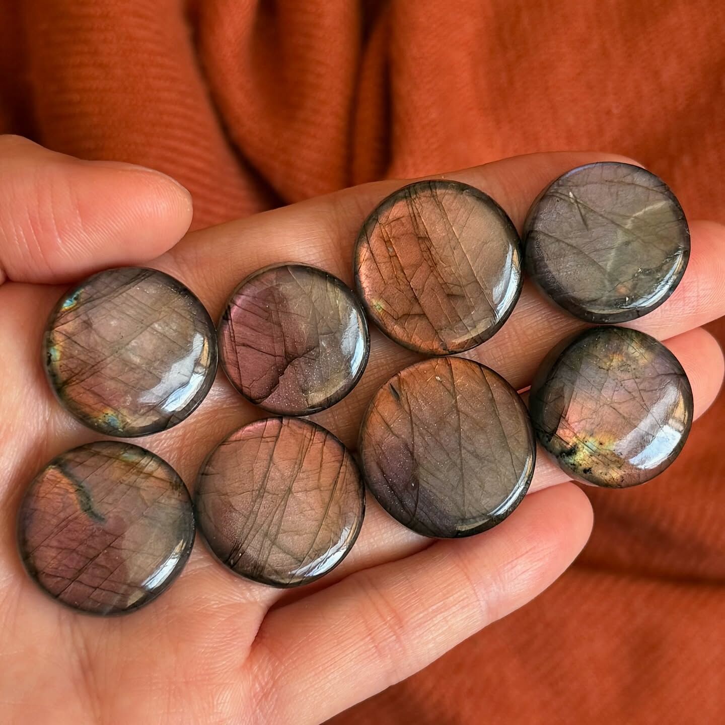 [原石] 紫拉長石 水晶蛋面 約 20x20x4mm