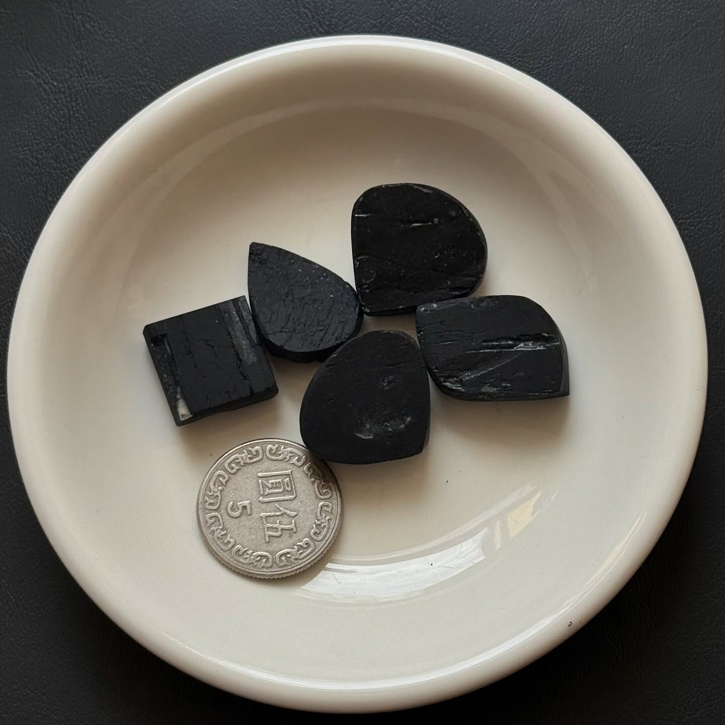 [原石] 巴西黑碧璽 原礦 水晶蛋