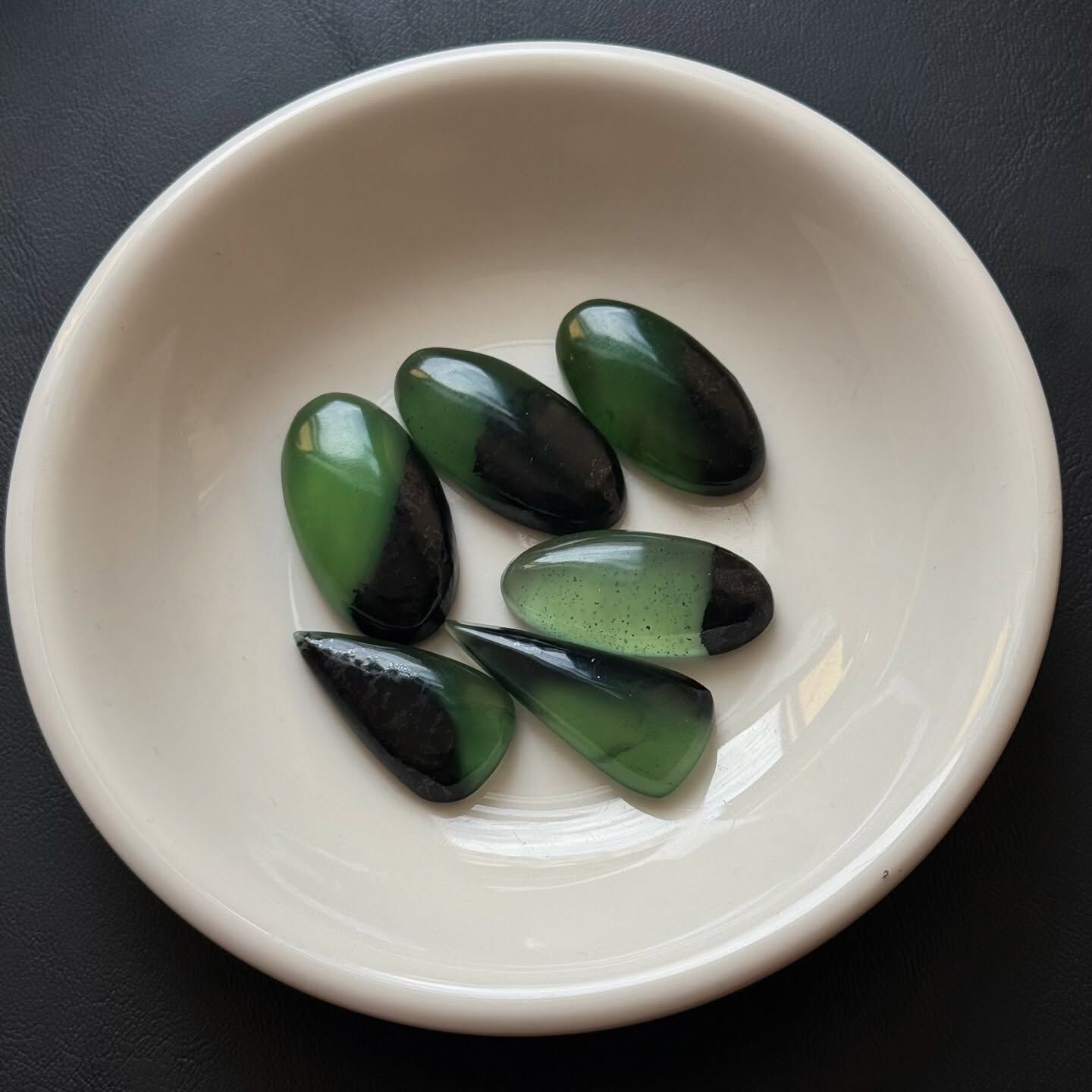 [原石] 冰種蛇紋石 水晶蛋面