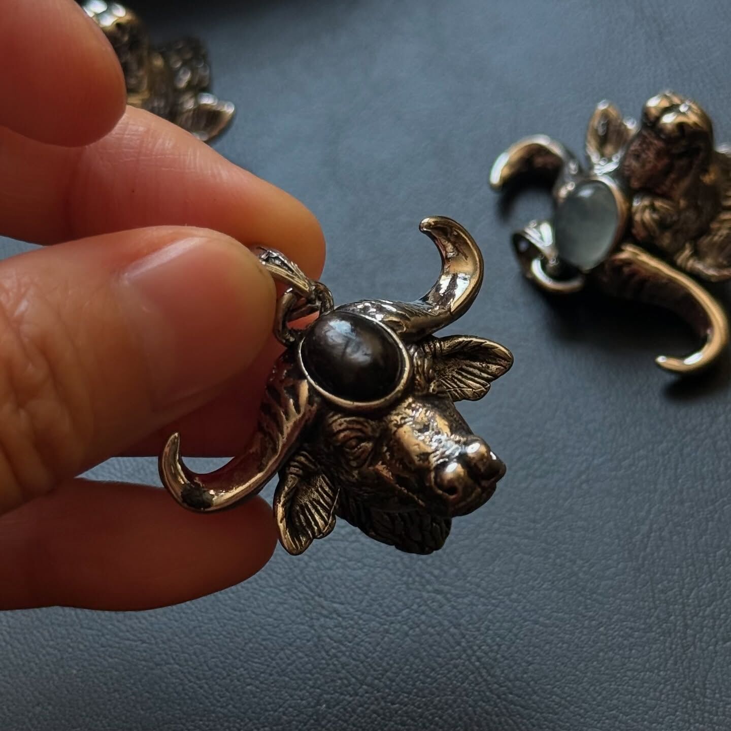 [原石] 水晶生肖項鏈吊墜 水晶項鍊吊墜 紫龍晶、金運石、海藍寶