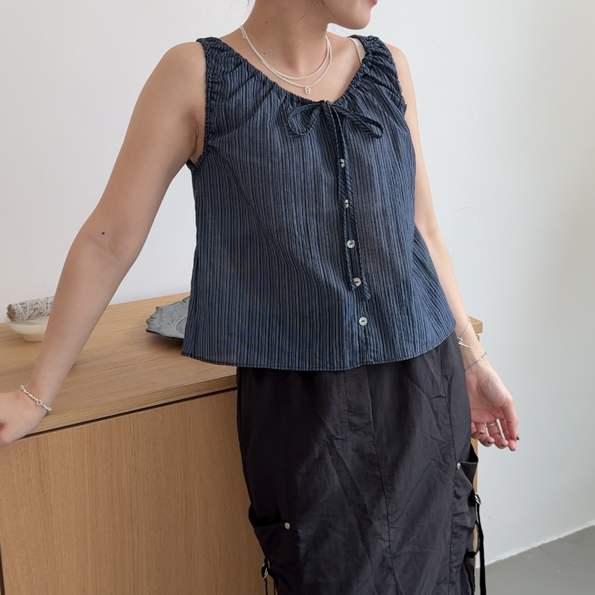 彈性邊胸前綁帶背心(白/條紋藍)