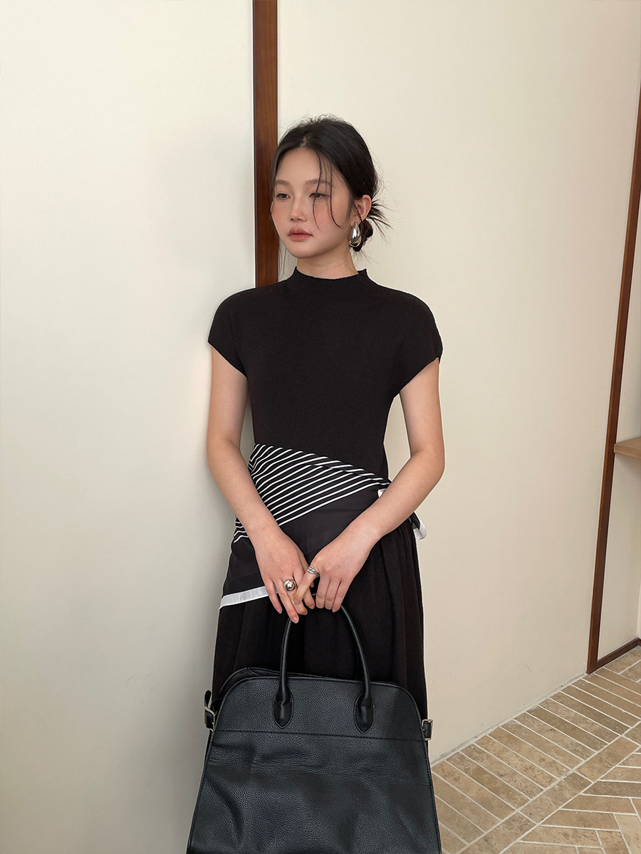 8W13 後鏤空絲斤綁帶造型洋裝 三色