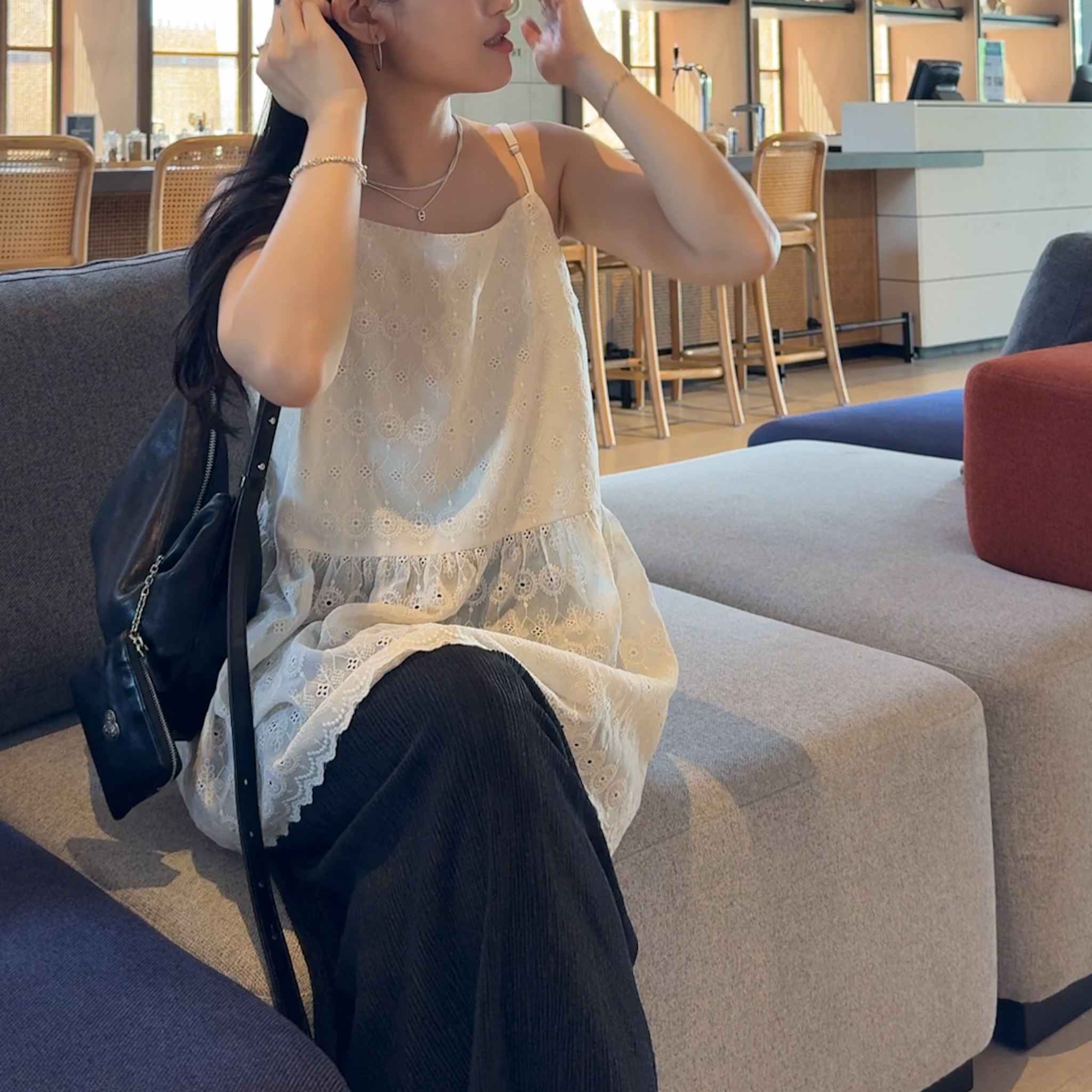 A39漂亮渡假的蕾絲布細肩背心