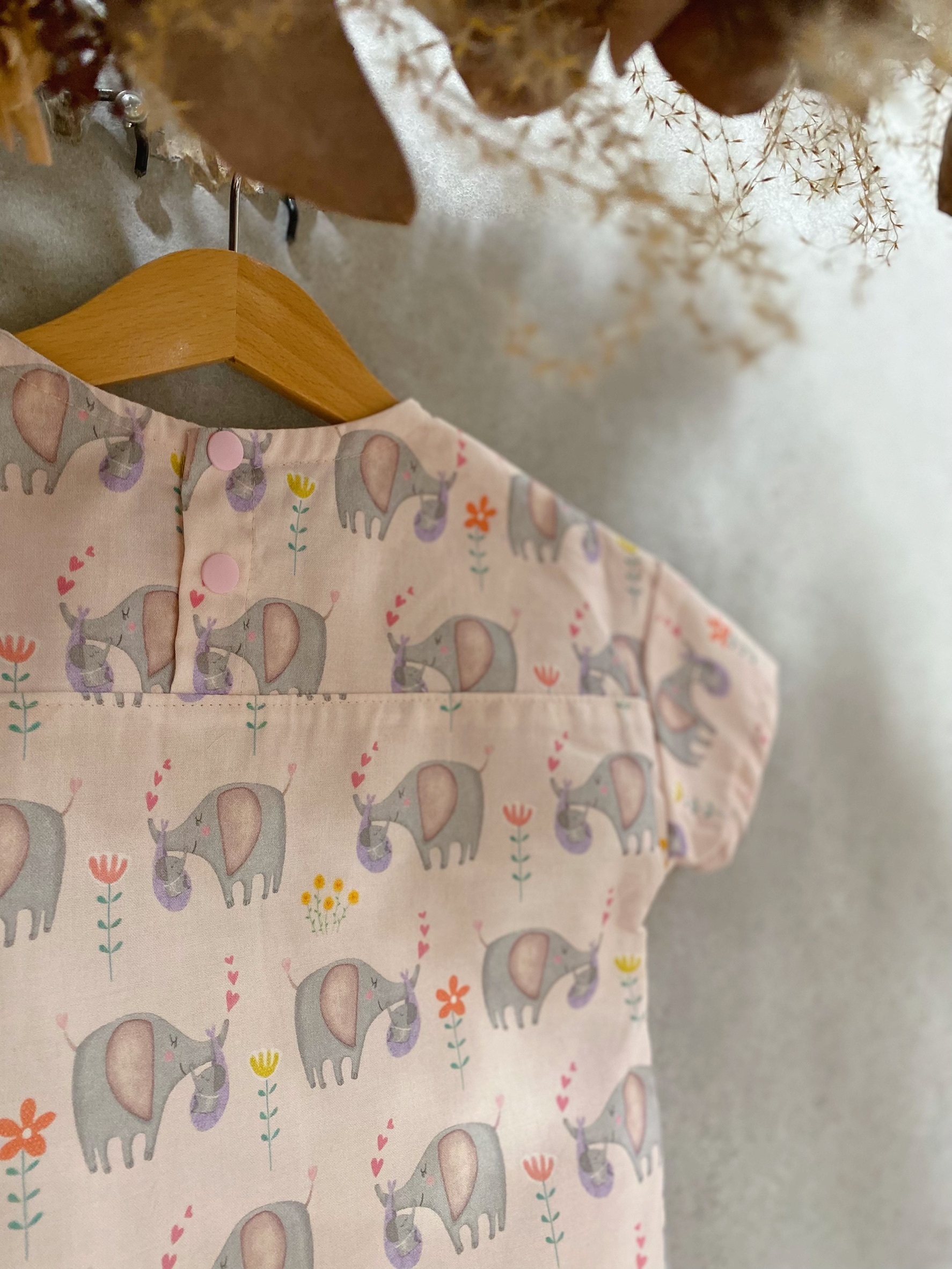 粉底灰象 五分袖上衣（90）