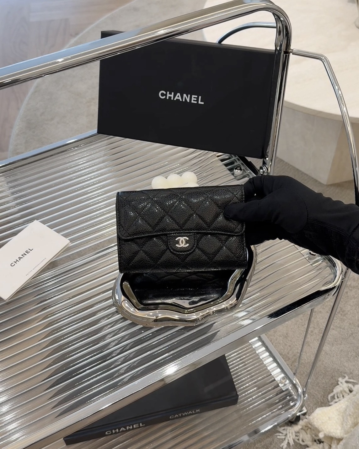 CHANEL｜荔枝三折中夾 黑銀