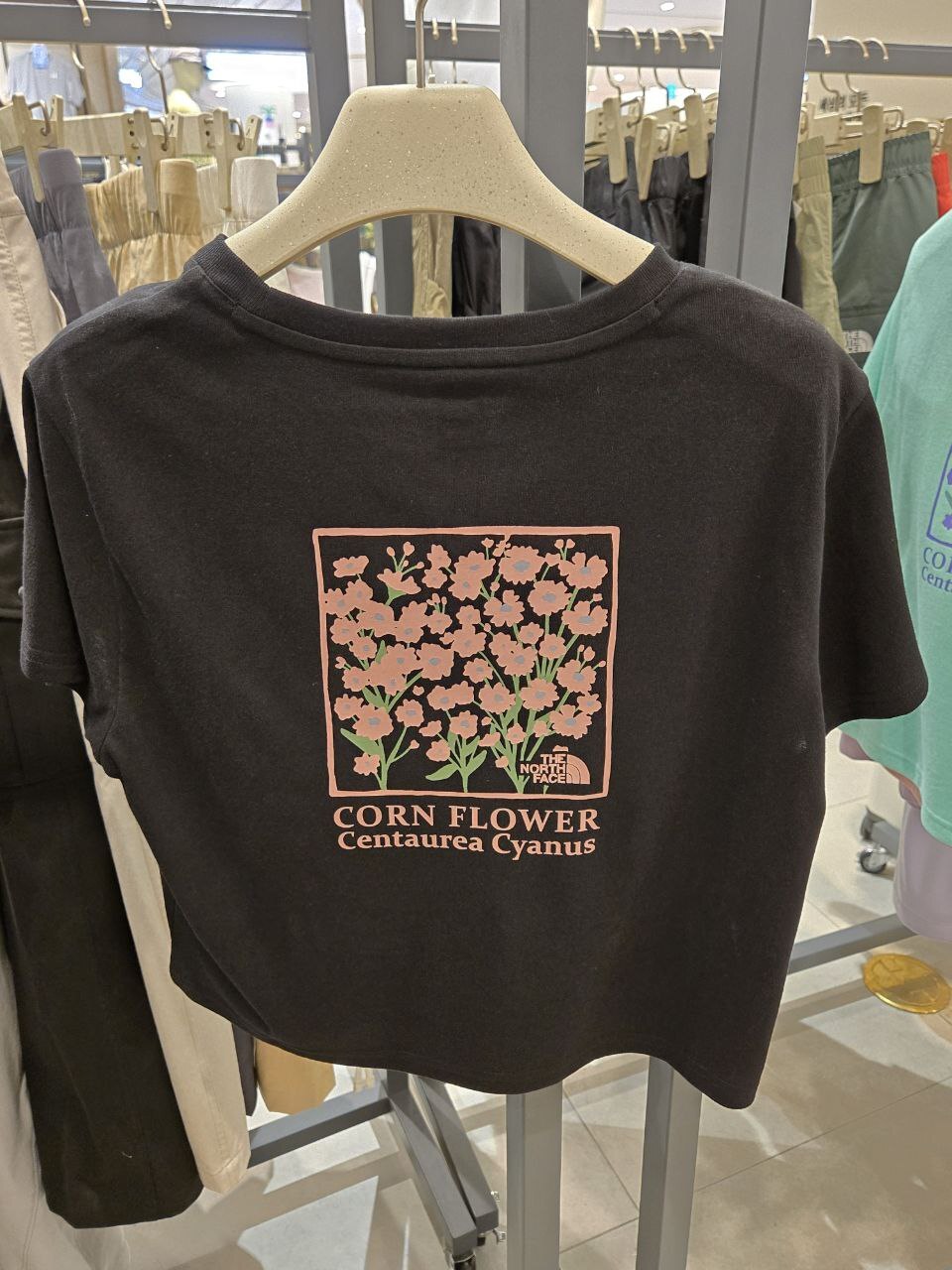 [K] THENORTHFACE REAL BLACK W'S FLORET S/S ROUND TEE, NT7UR32D-RBK (KTNF81)