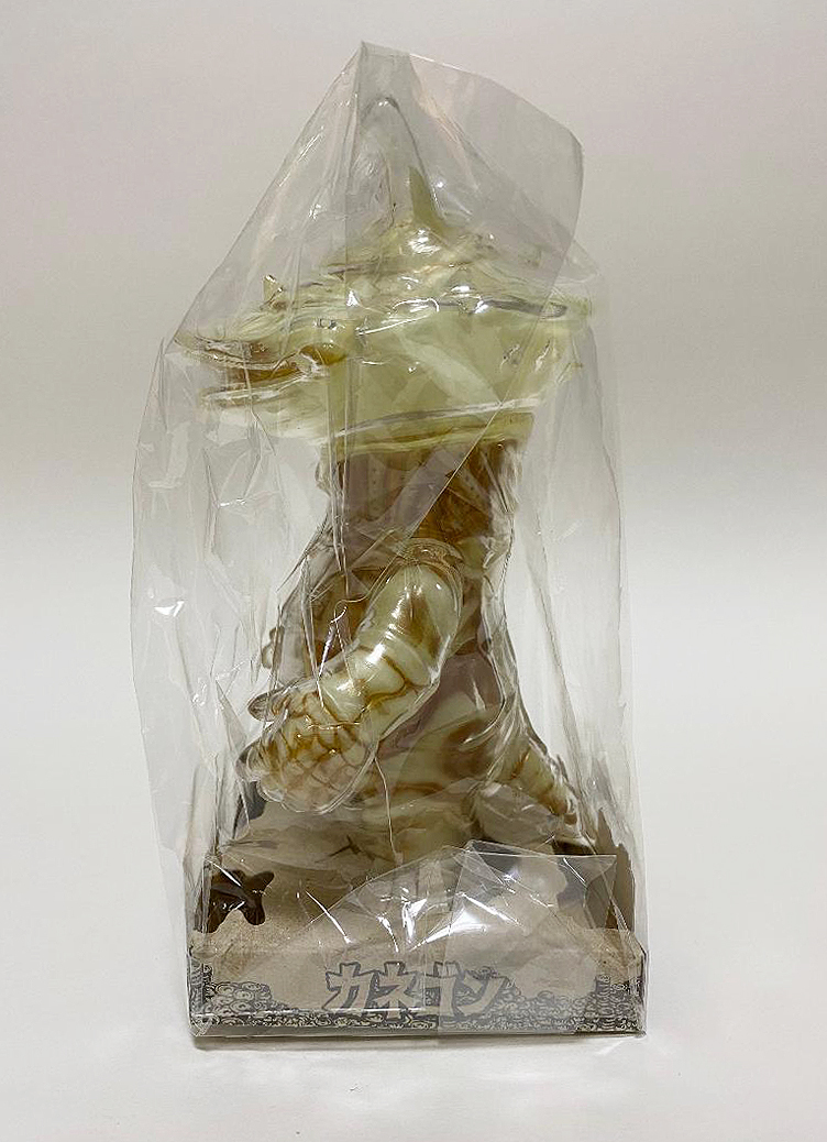 食錢怪 カネゴン (KANEGON) SECRET BASE G.I.D. CLEAR VER. 透明夜光版