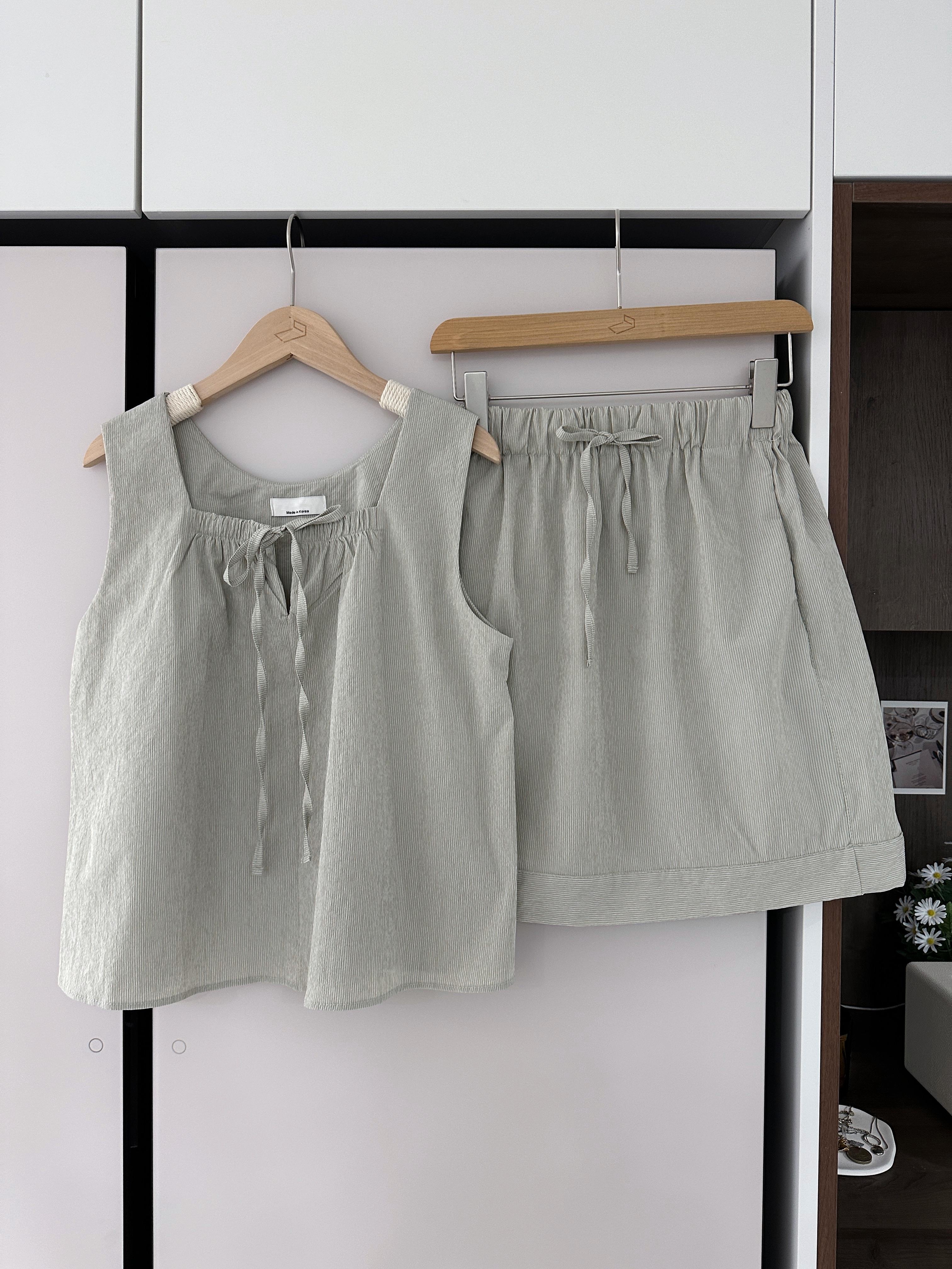 KR255 方領蝴蝶結暗直紋連短裙套裝(可分開購買)-3色