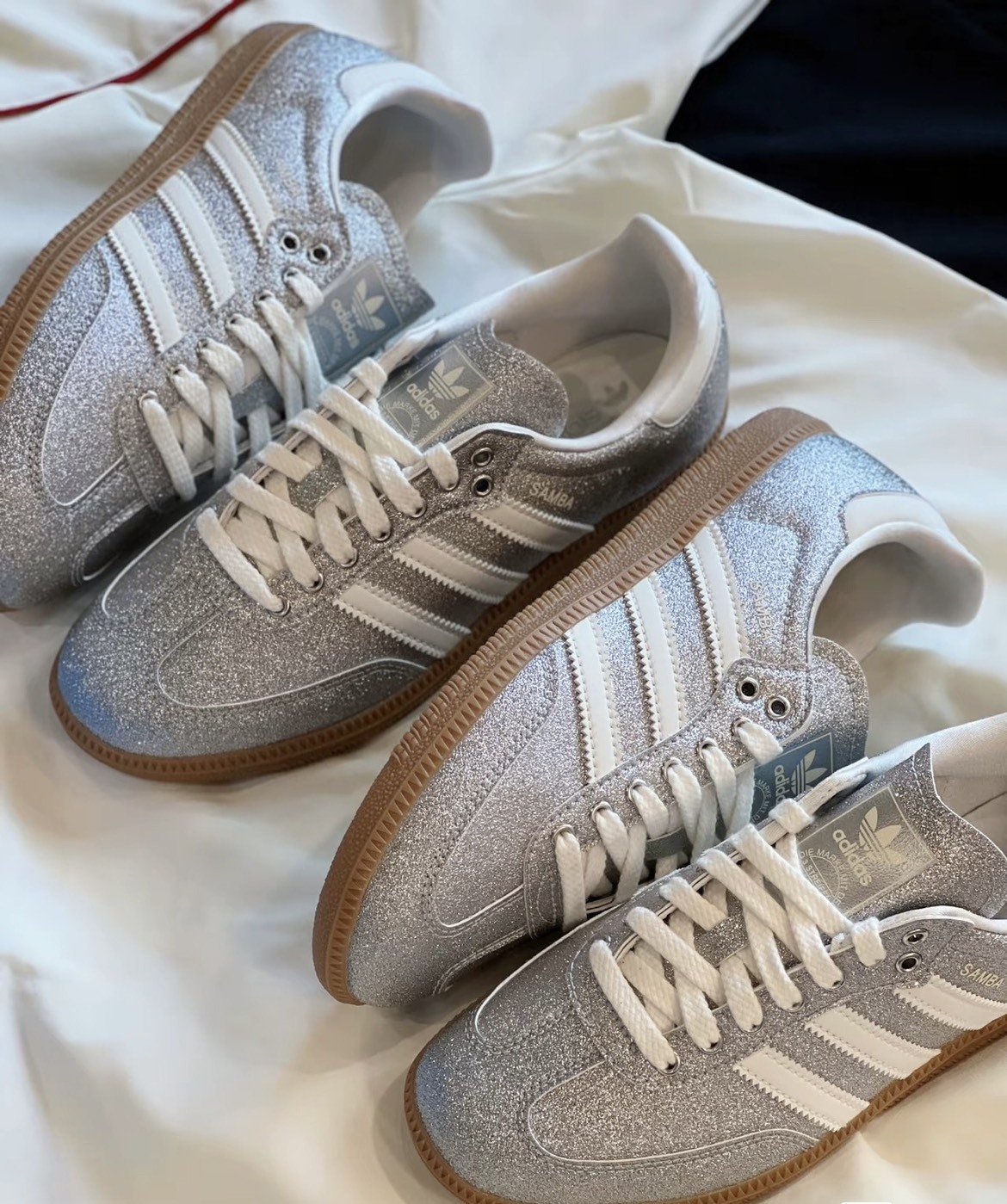 【Luxury】預購 Adidas Originals Samba Shiny Pack 星空銀 KI6264 三葉草 平底球鞋 慢跑鞋 小紅書推薦 熱門新款