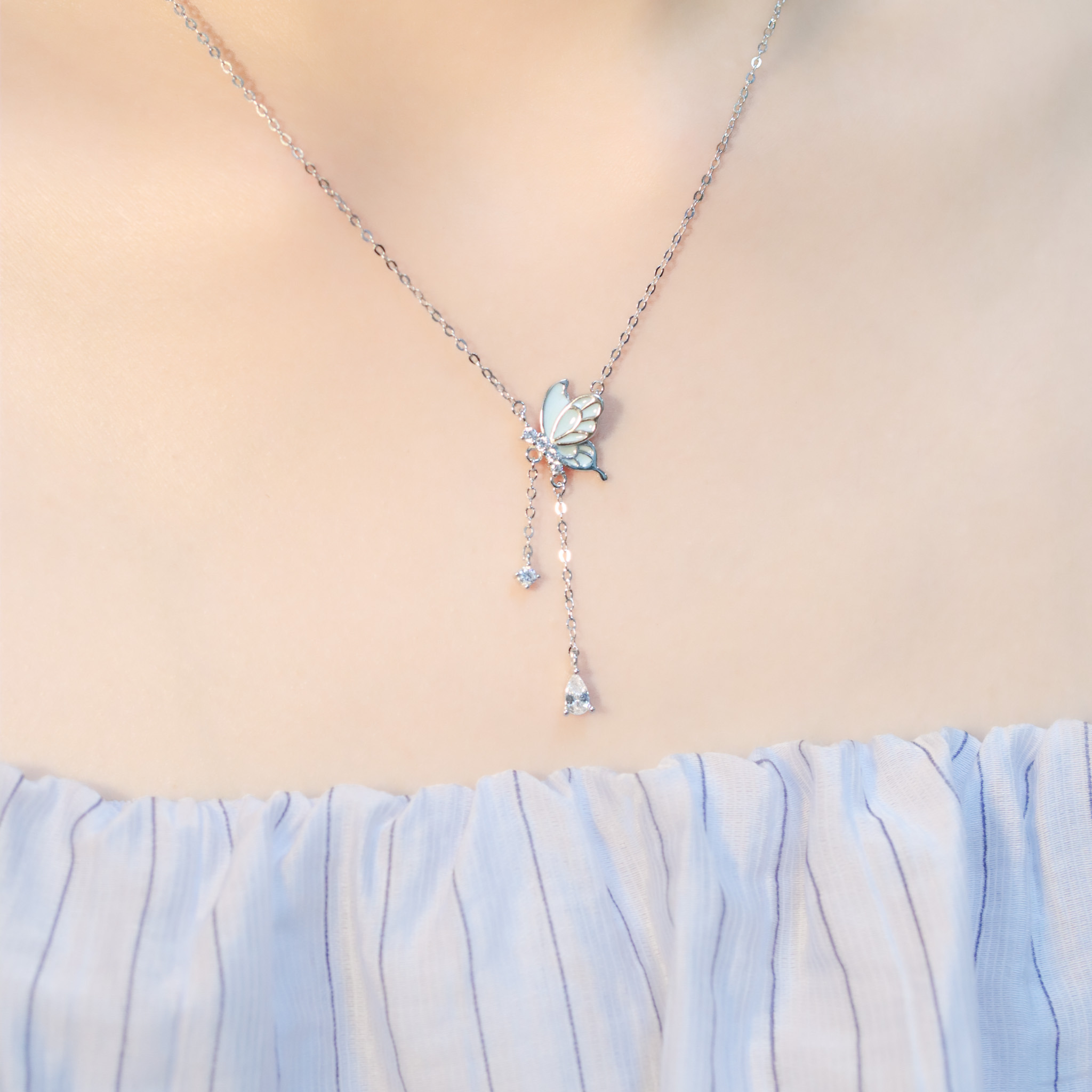 | 925純銀・白金 | 漫藍蝶星項鍊 | NE1445 |