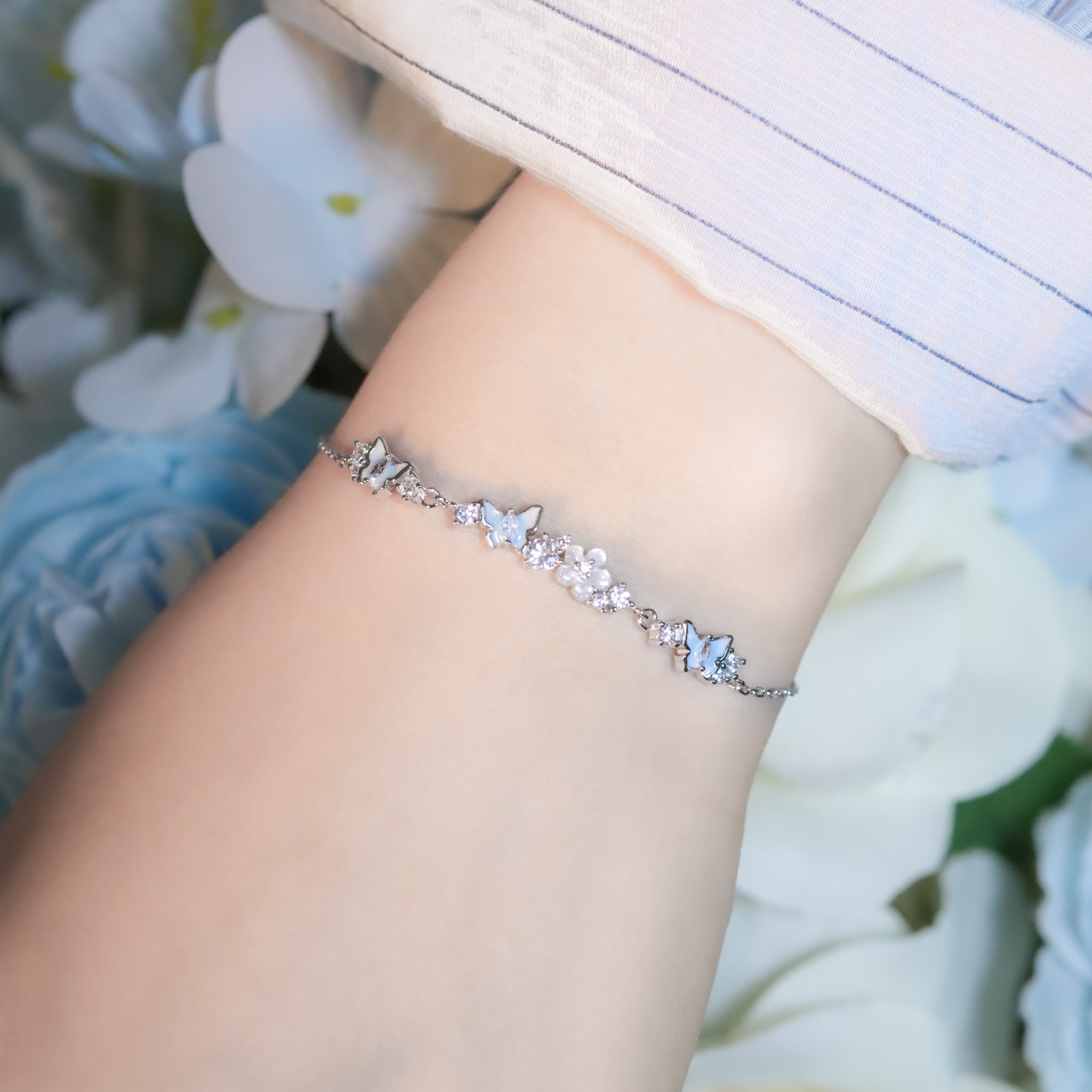 | 925純銀・厚鍍白金 | 漫藍蝶繞手鏈 | BR1381 |