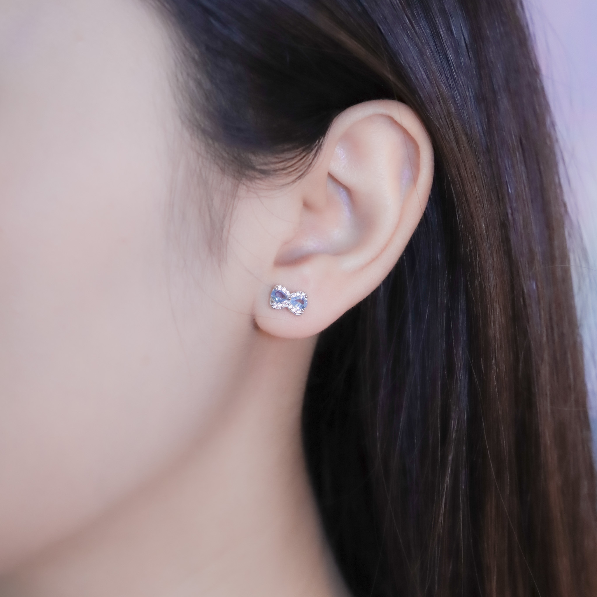 | 999足銀・白金 | 漫藍少女結耳環 | EA1023 |