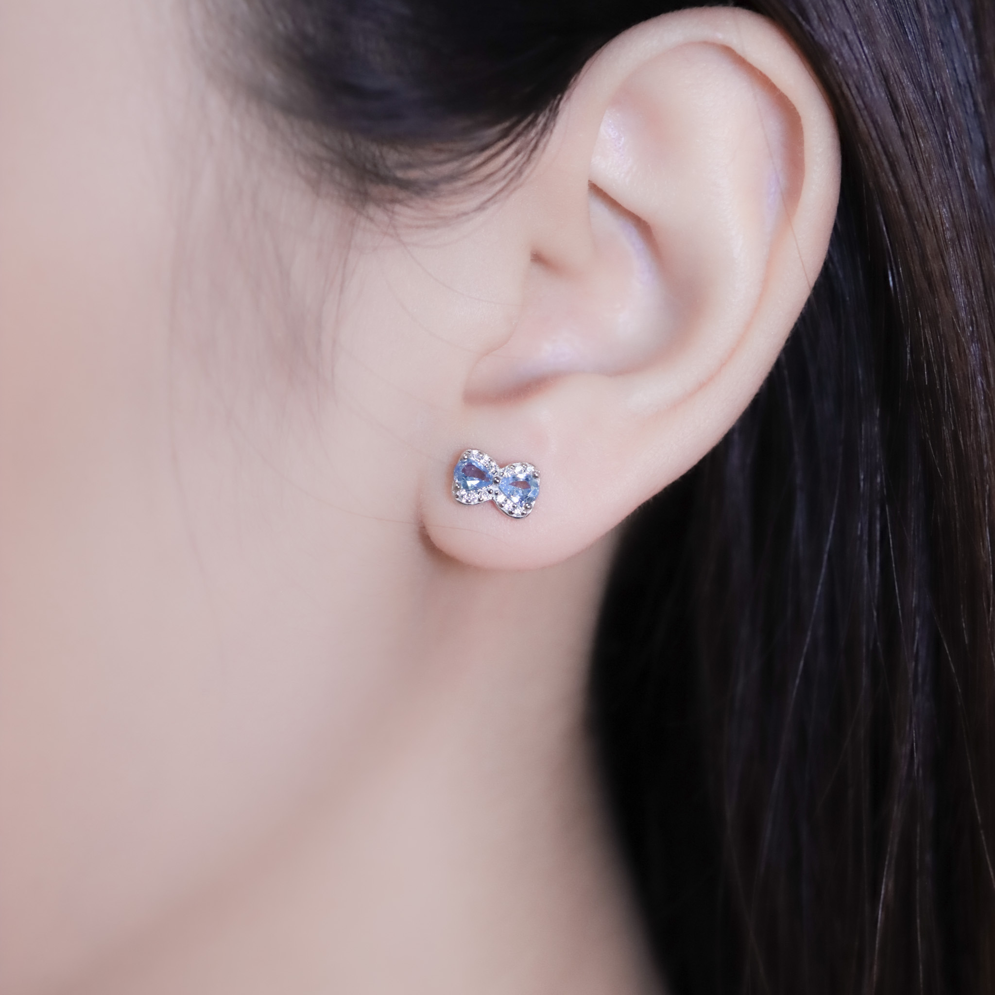 | 999足銀・白金 | 漫藍少女結耳環 | EA1023 |