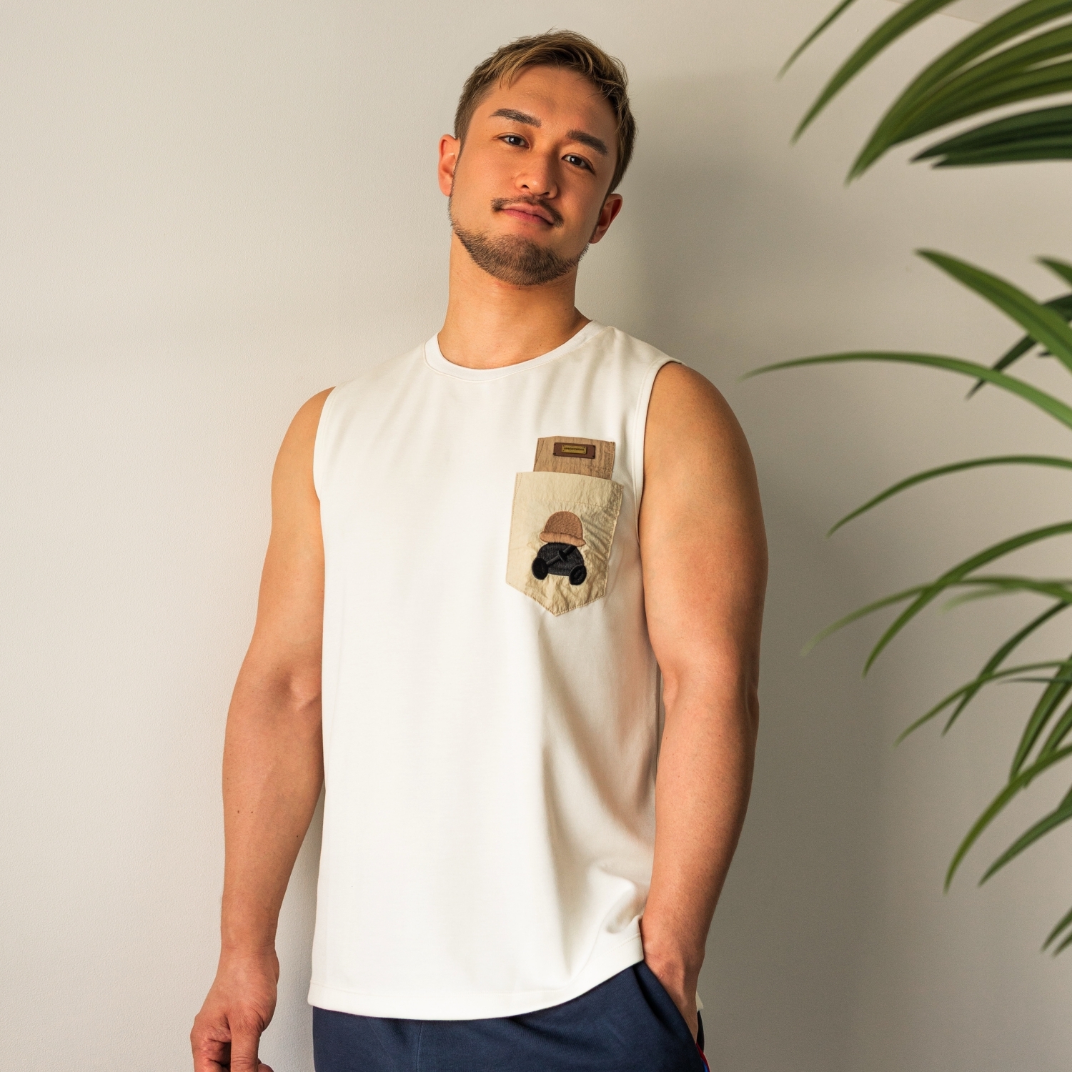 2025 全新系列 - Bear Vest 寬肩背心 米白