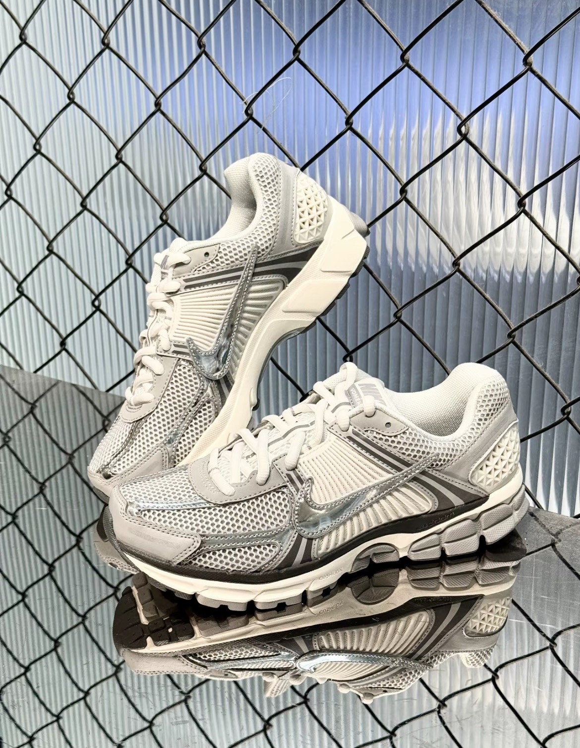 男女鞋 NIKE ZOOM VOMERO 5 灰銀 復古 Y2K 透氣 運動 休閒鞋【IM2219-121】VMO5