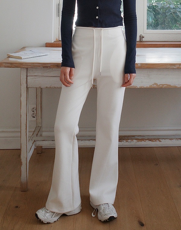 預訂｜MUAHMUAH BOOTSCUT SWEAT TRAINING PANTS