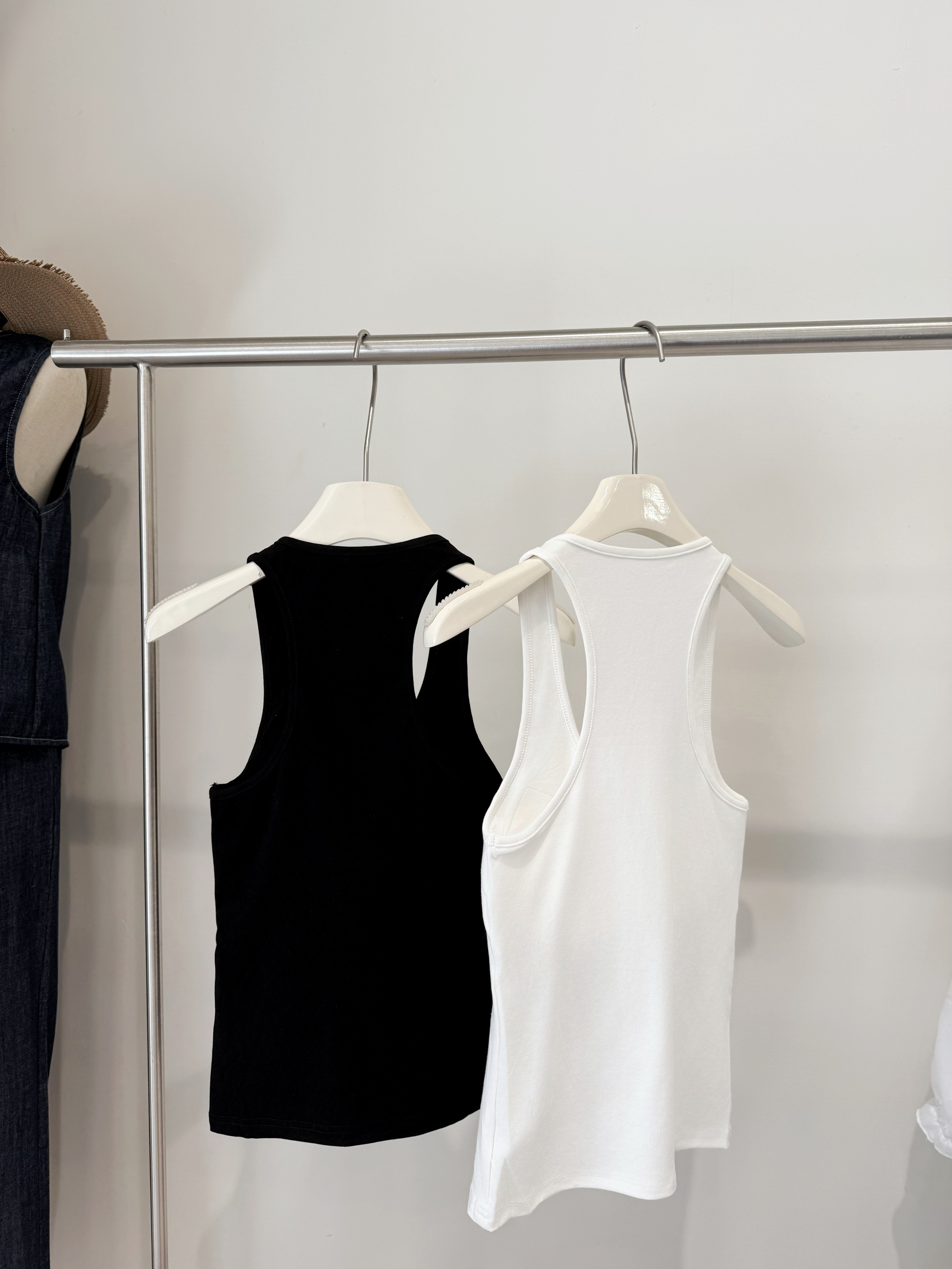 156 挖背深U帶罩杯背心